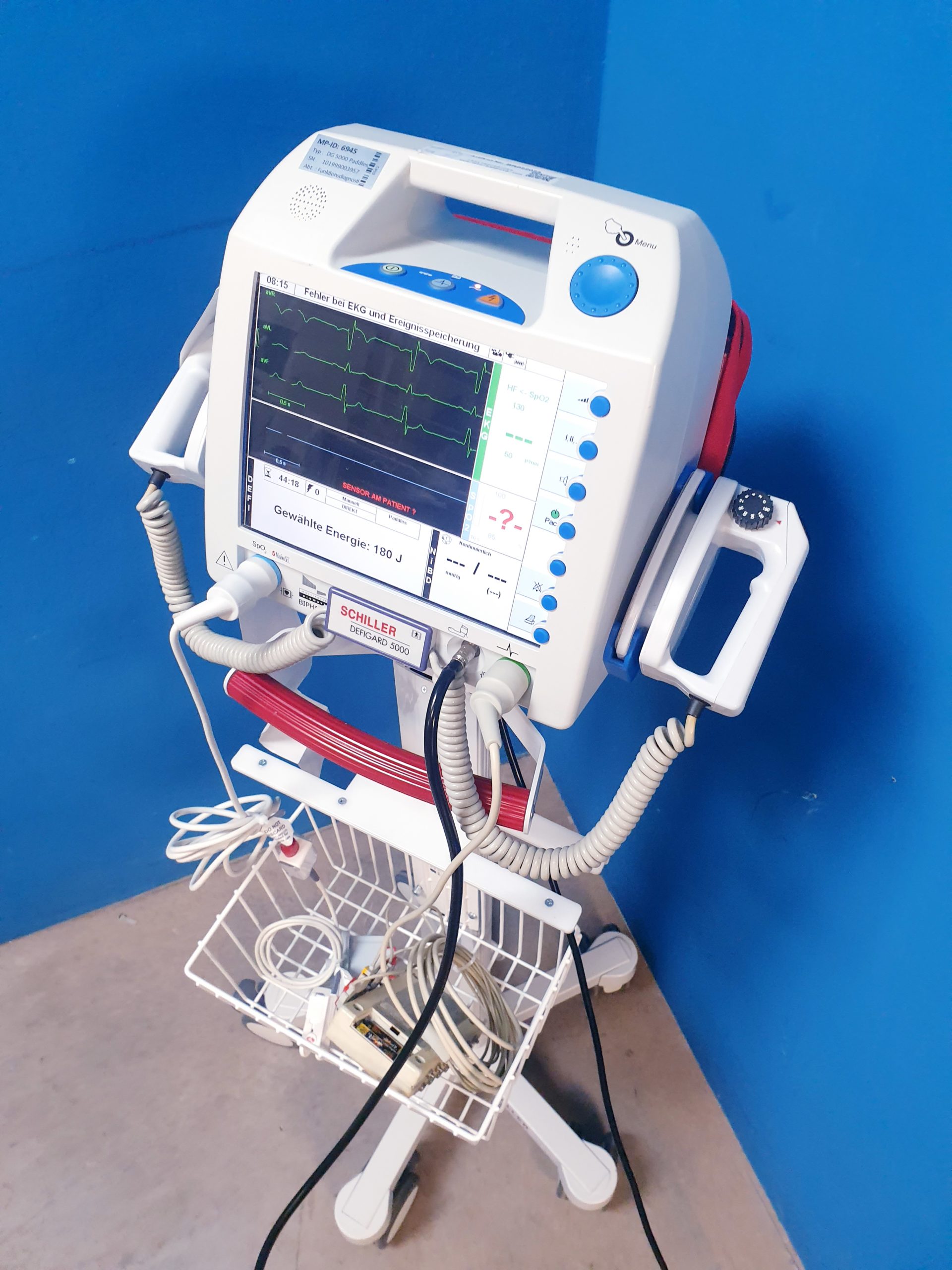 Schiller Defigrad 5000 – Defibrillator – auf fahrbarem Gestell thumbnail 3