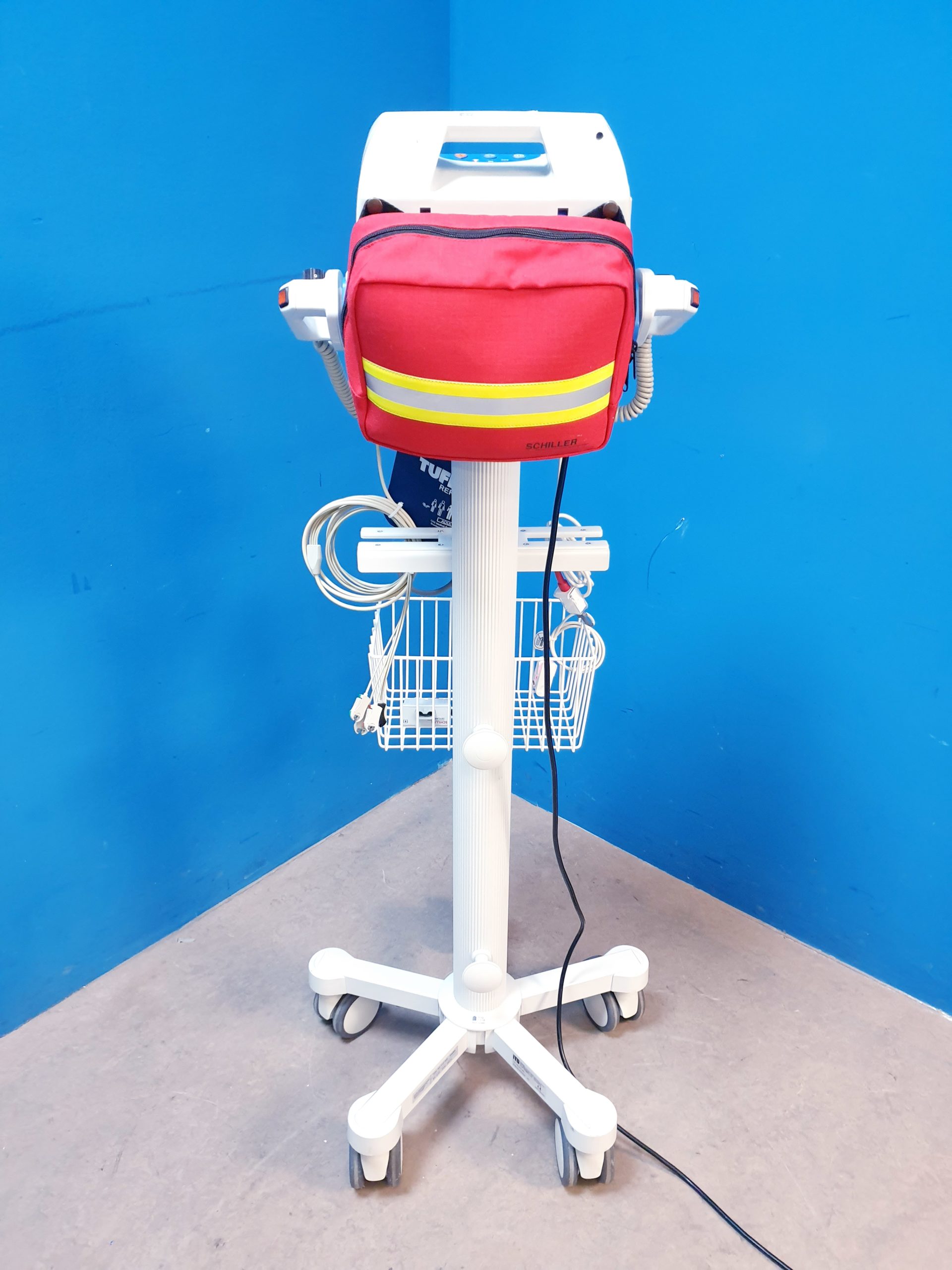 Schiller Defigrad 5000 – Defibrillator – auf fahrbarem Gestell thumbnail 11