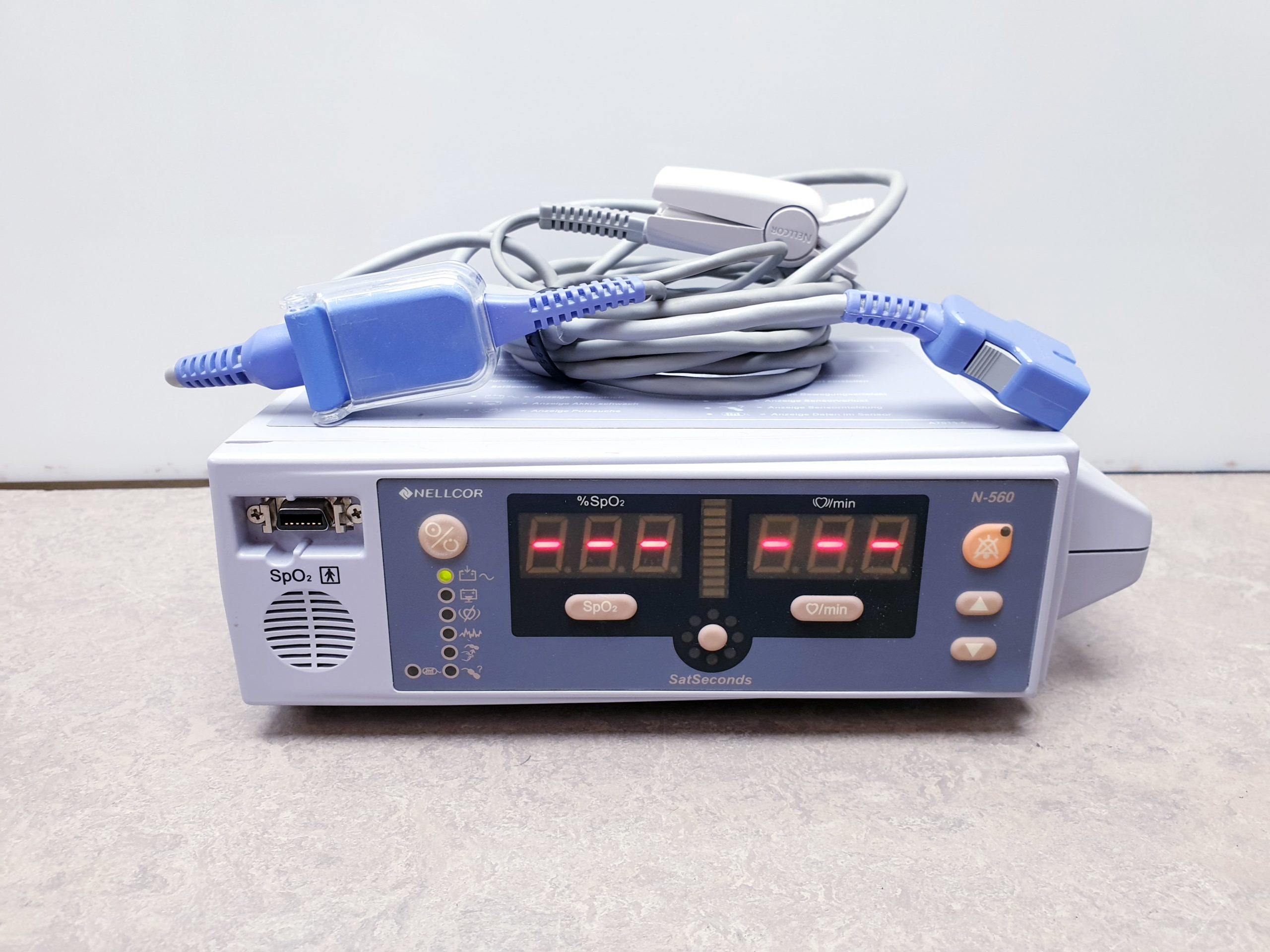 Covidien Nellcor N-560 Oximax Pulsoxymeter – mit Fingersensor — image 1 of 9