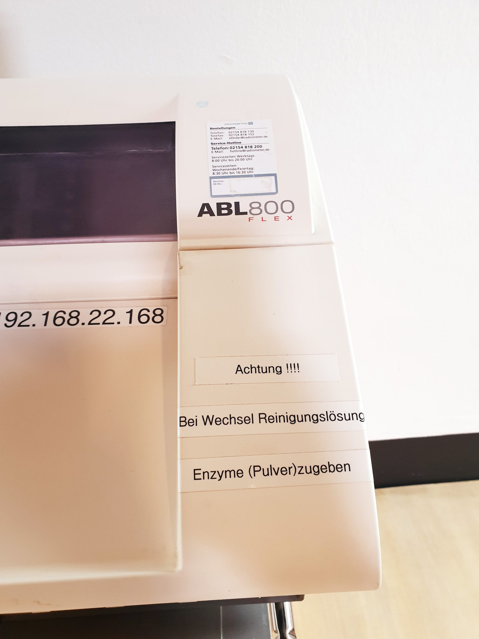 Radiometer ABL 800FLEX // ABL800 FLEX Blutgasanalysegerät — image 1 of 7