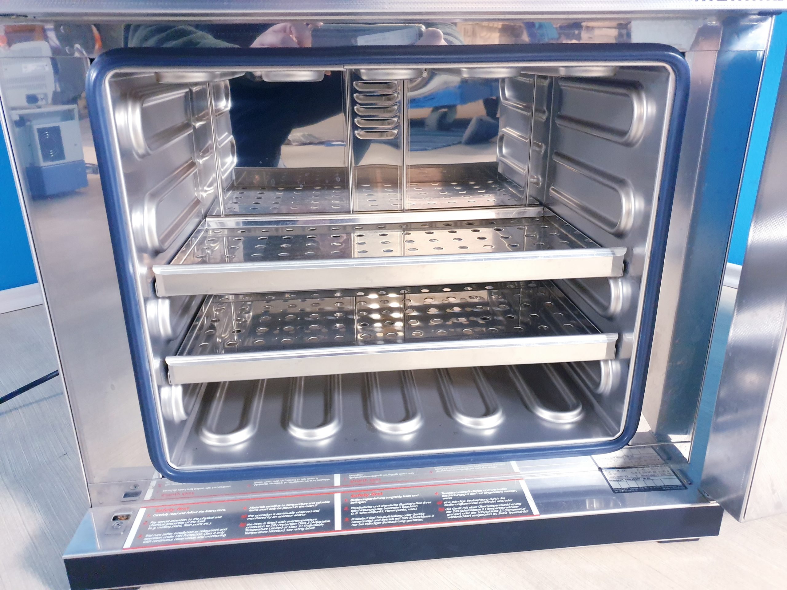 Memmert UM 200 // UM200 Wärmeschrank Heizschrank Trockenschrank Brutschrank thumbnail 2
