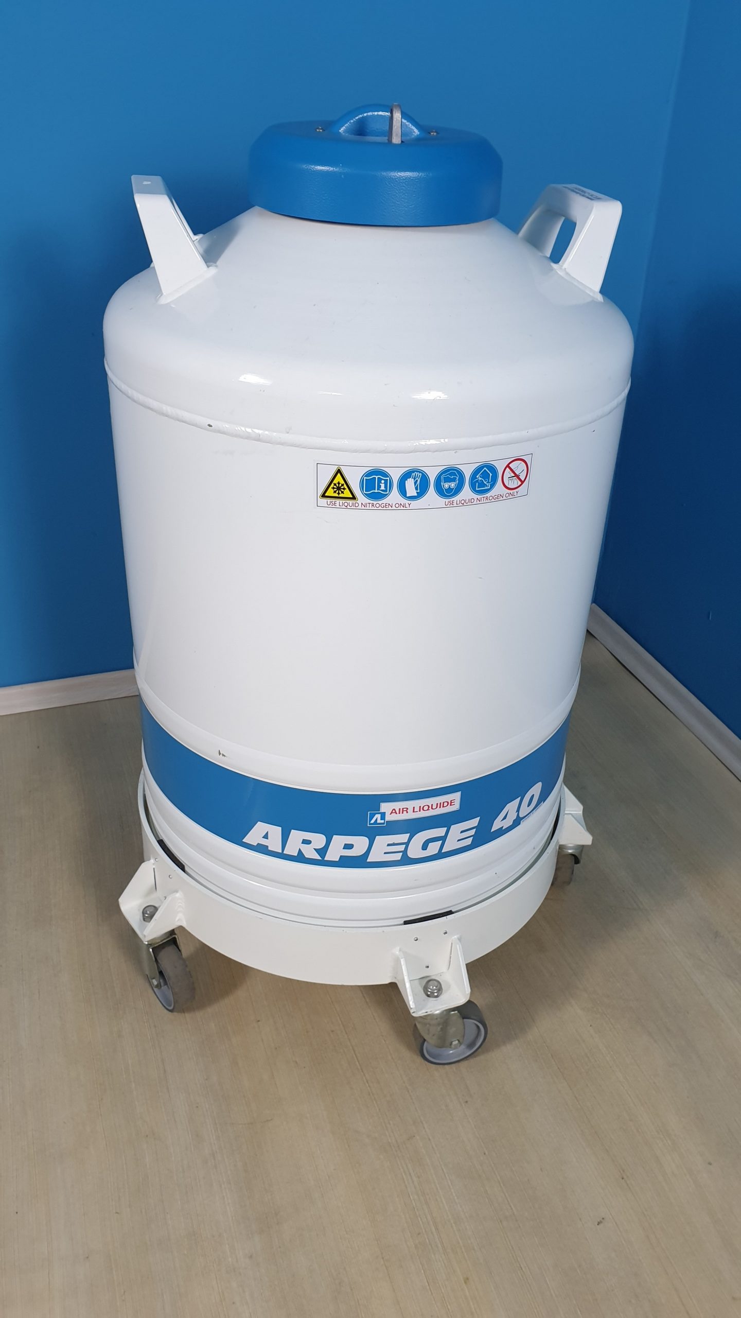 Arpege 40 Lagerbehälter v für Langzeit-Lagerung von biologischen Proben in Gas- oder Flüssigphasenlagerung. — image 1 of 5