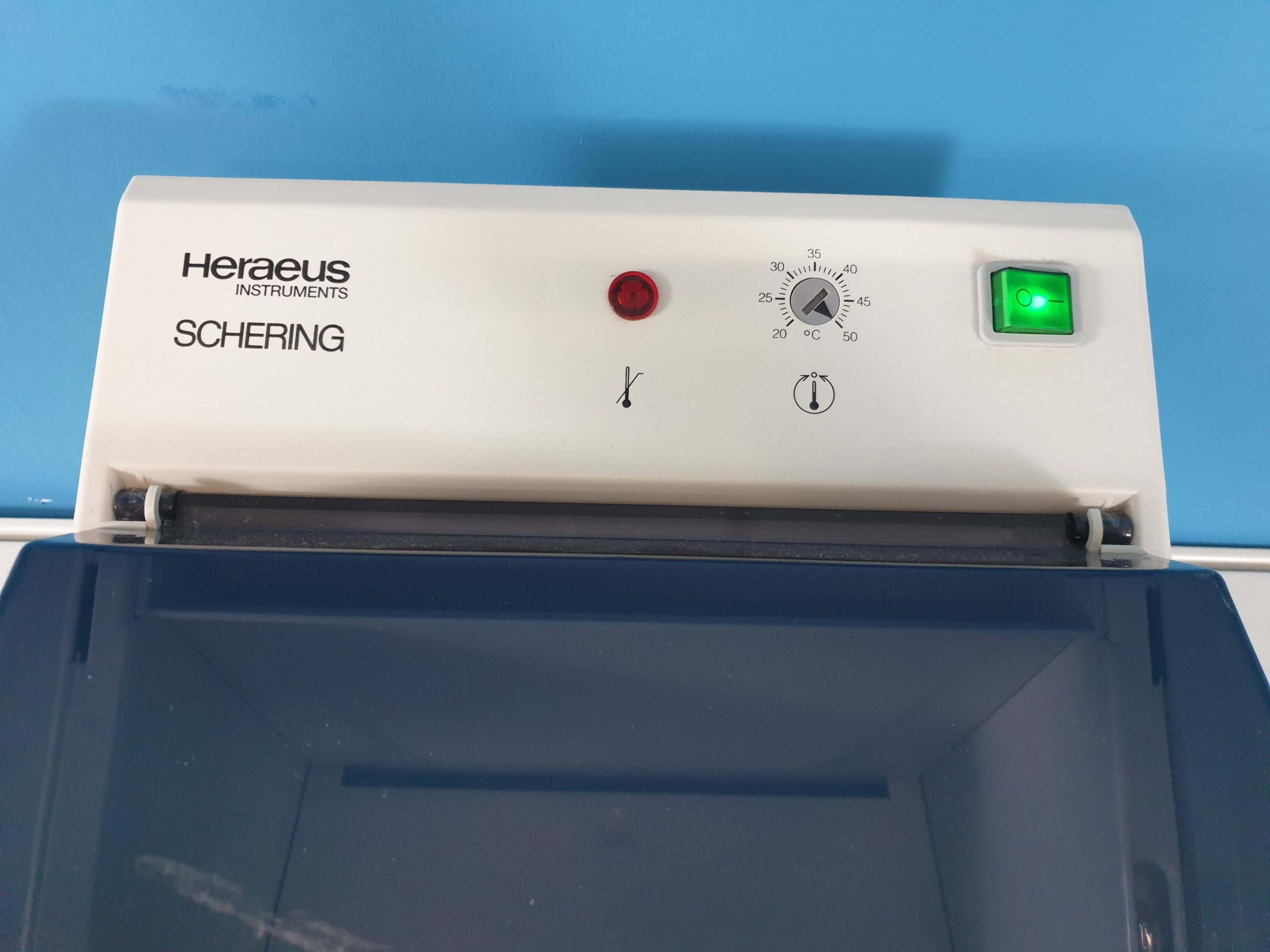 Heraeus B15 Wärmeschrank Umluft-Brutschrank 20-50°C — image 1 of 4
