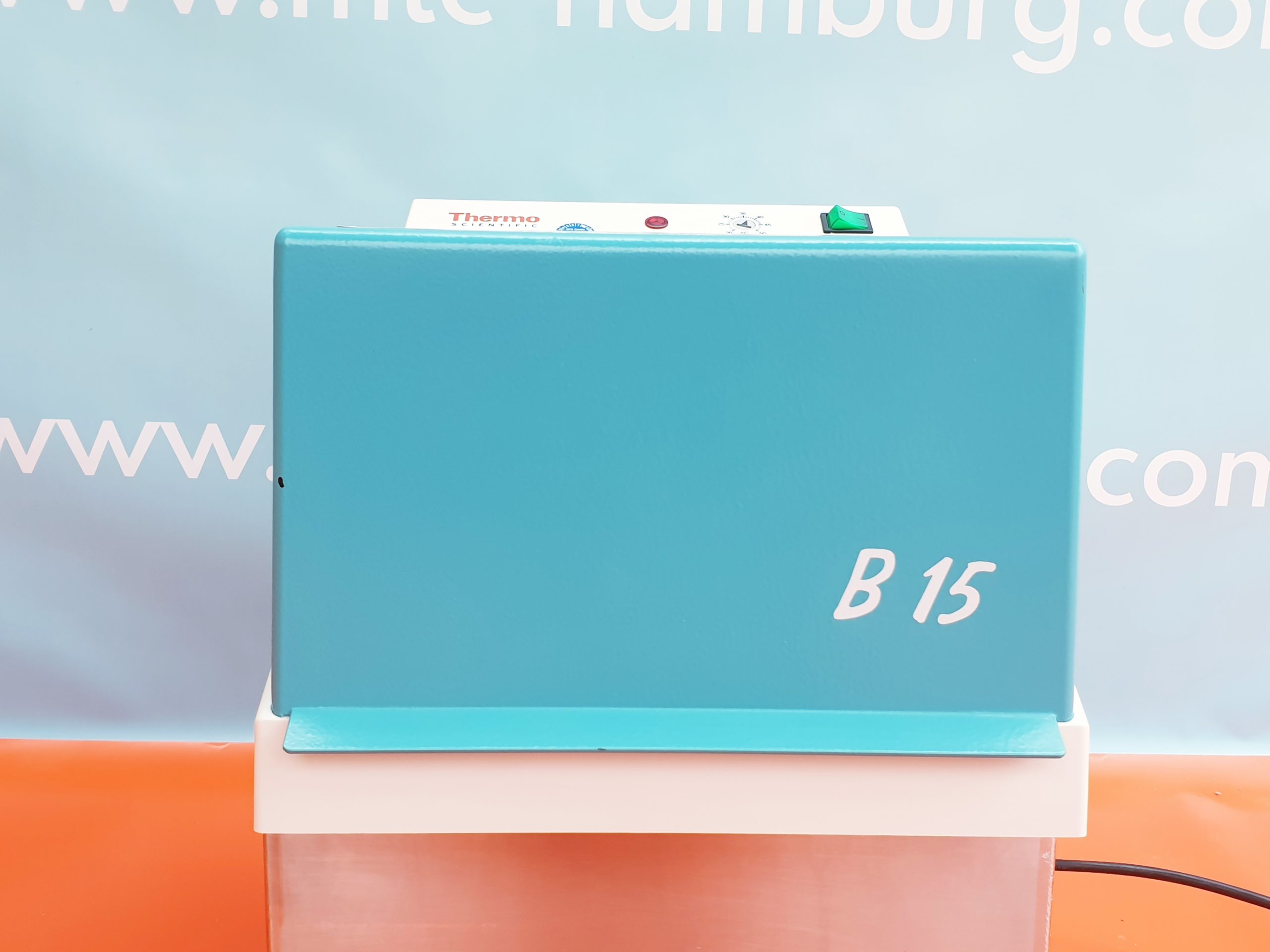 Thermo Scienfitic B15 Wärmeschrank , 20-50°C — image 1 of 5