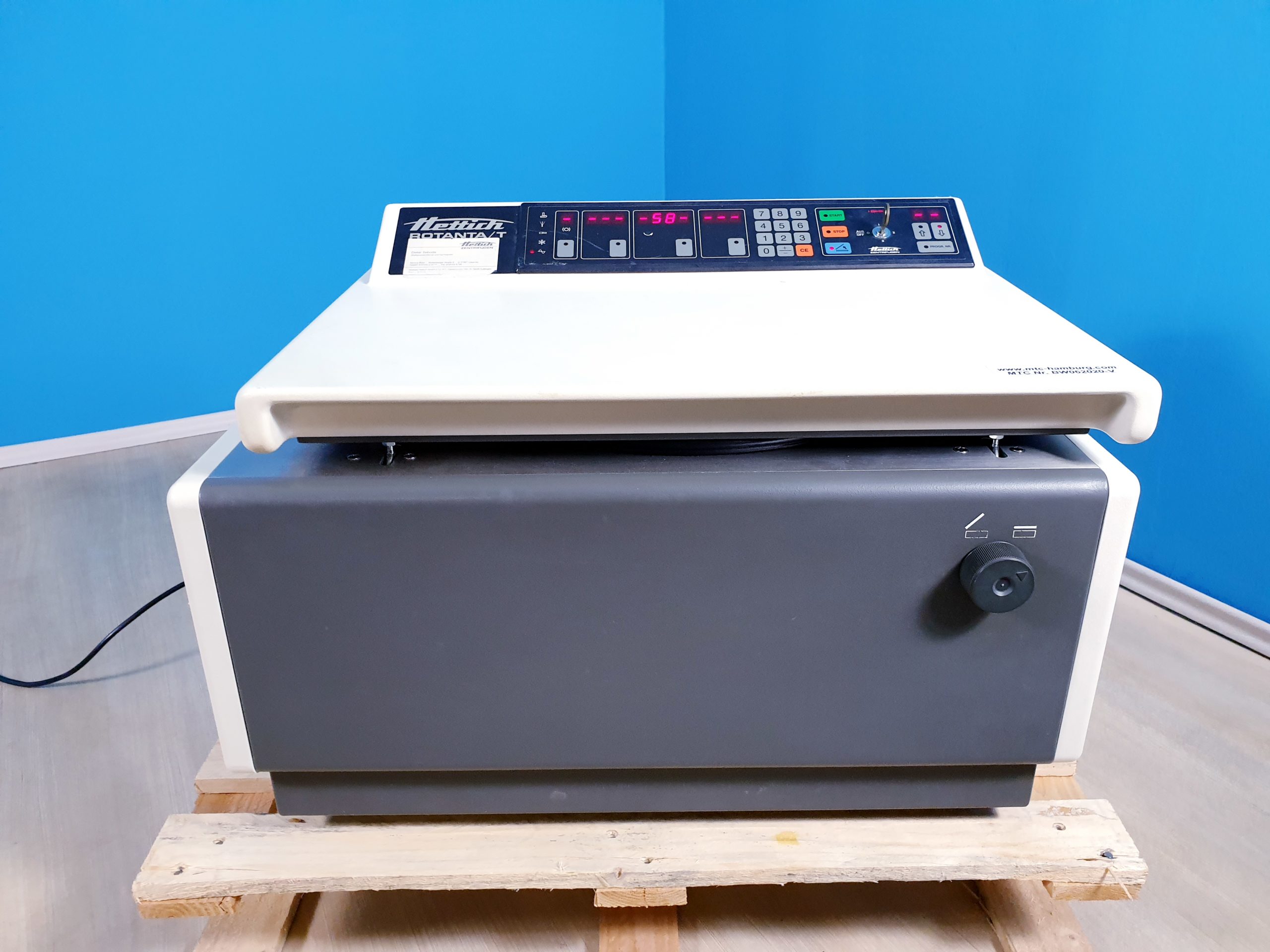 Zentrifuge HETTICH Rotanta T (Typ 4402 / 4000 U/min — image 1 of 5
