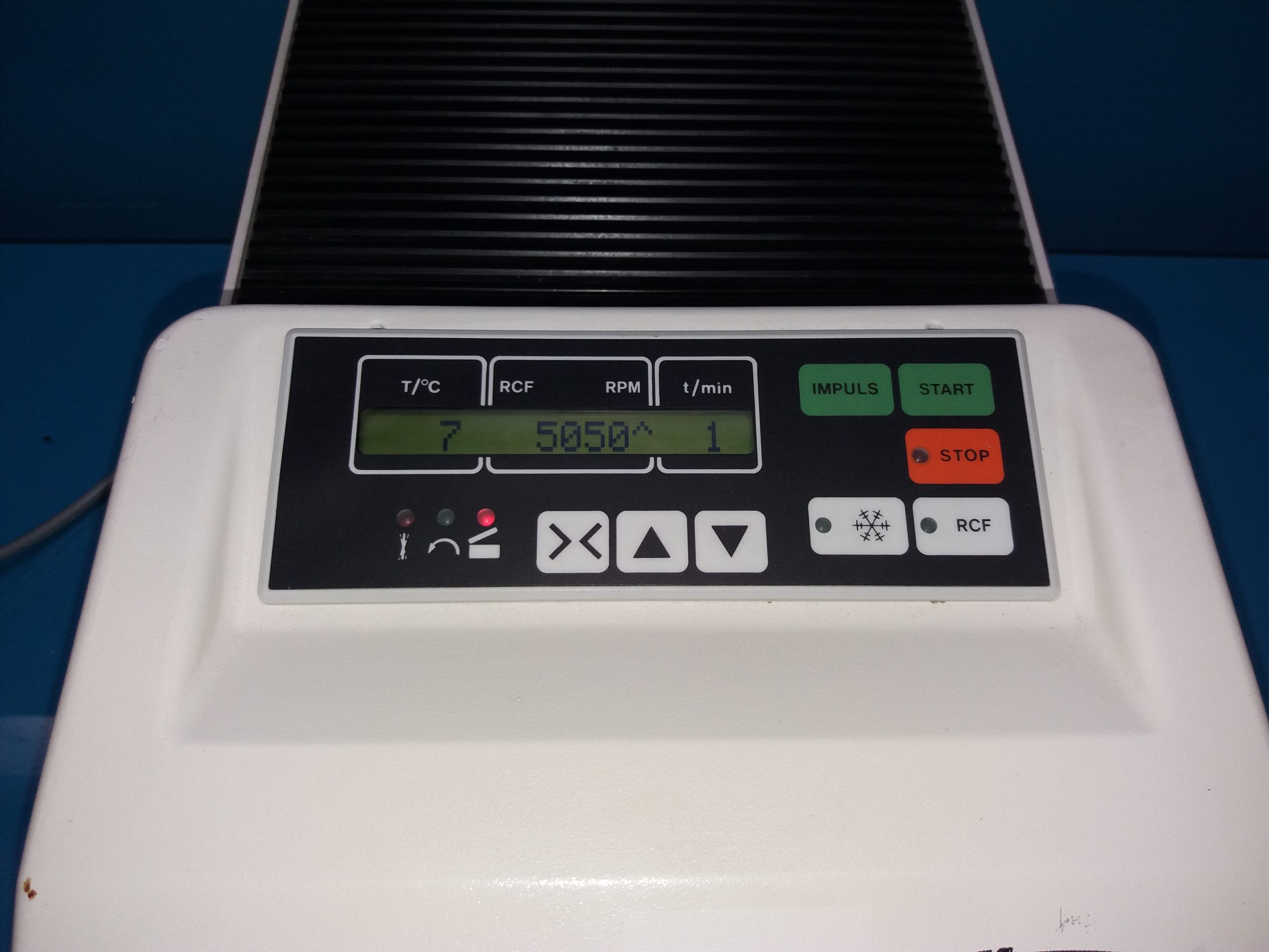Hettich EBA 12 R 12 R 1002 Kühlzentrifuge // Refrigerated Centrifuge with rotor thumbnail 2