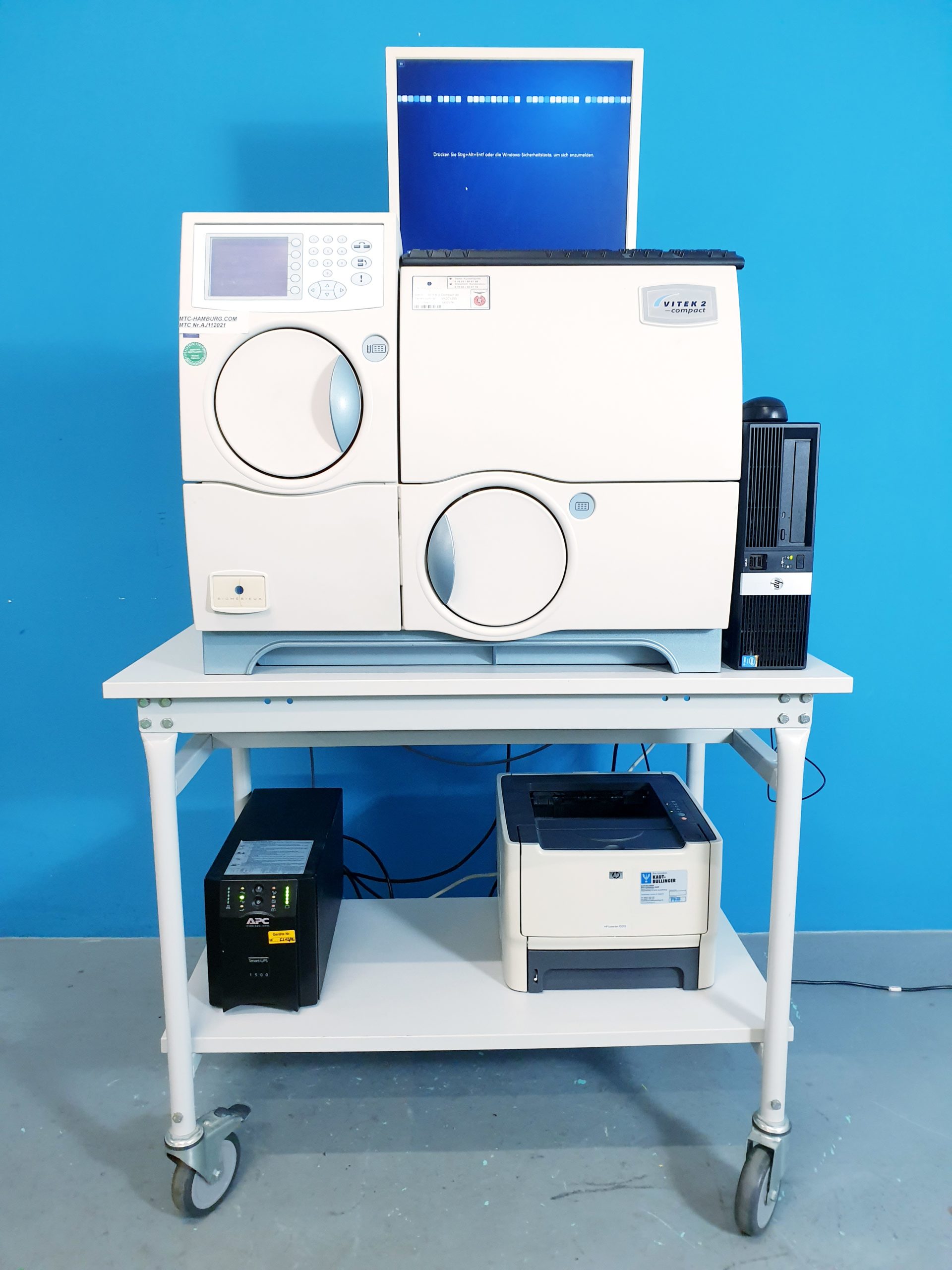 BIOMERIEUX VITEK 2 Compact — image 1 of 3
