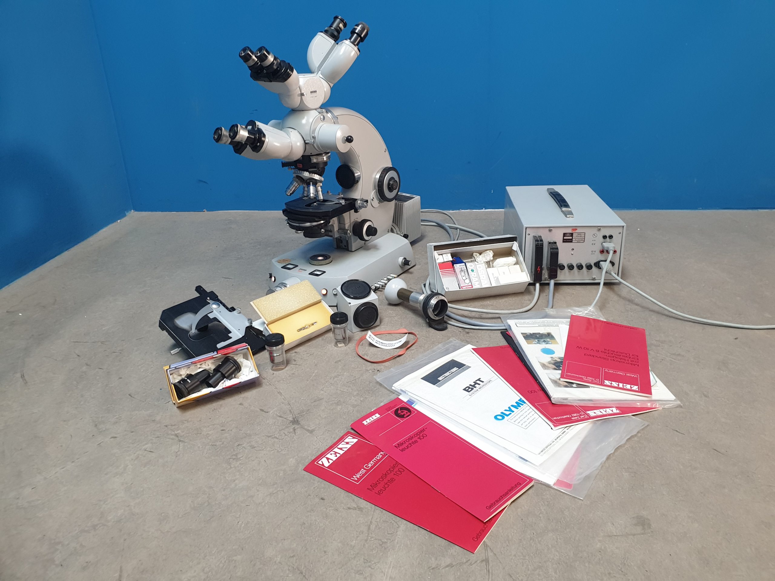 Carl Zeiss BHT Diskussionsmikroskop Universal Mikroskop Durchlicht DIC Polarisation mit Zubehör — image 1 of 28