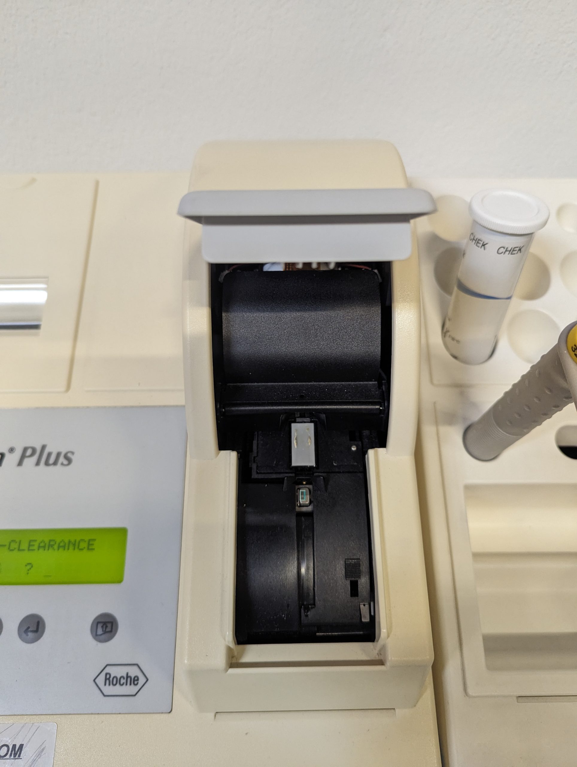 Roche Reflotron Plus – Blut Analysengerät — image 1 of 4
