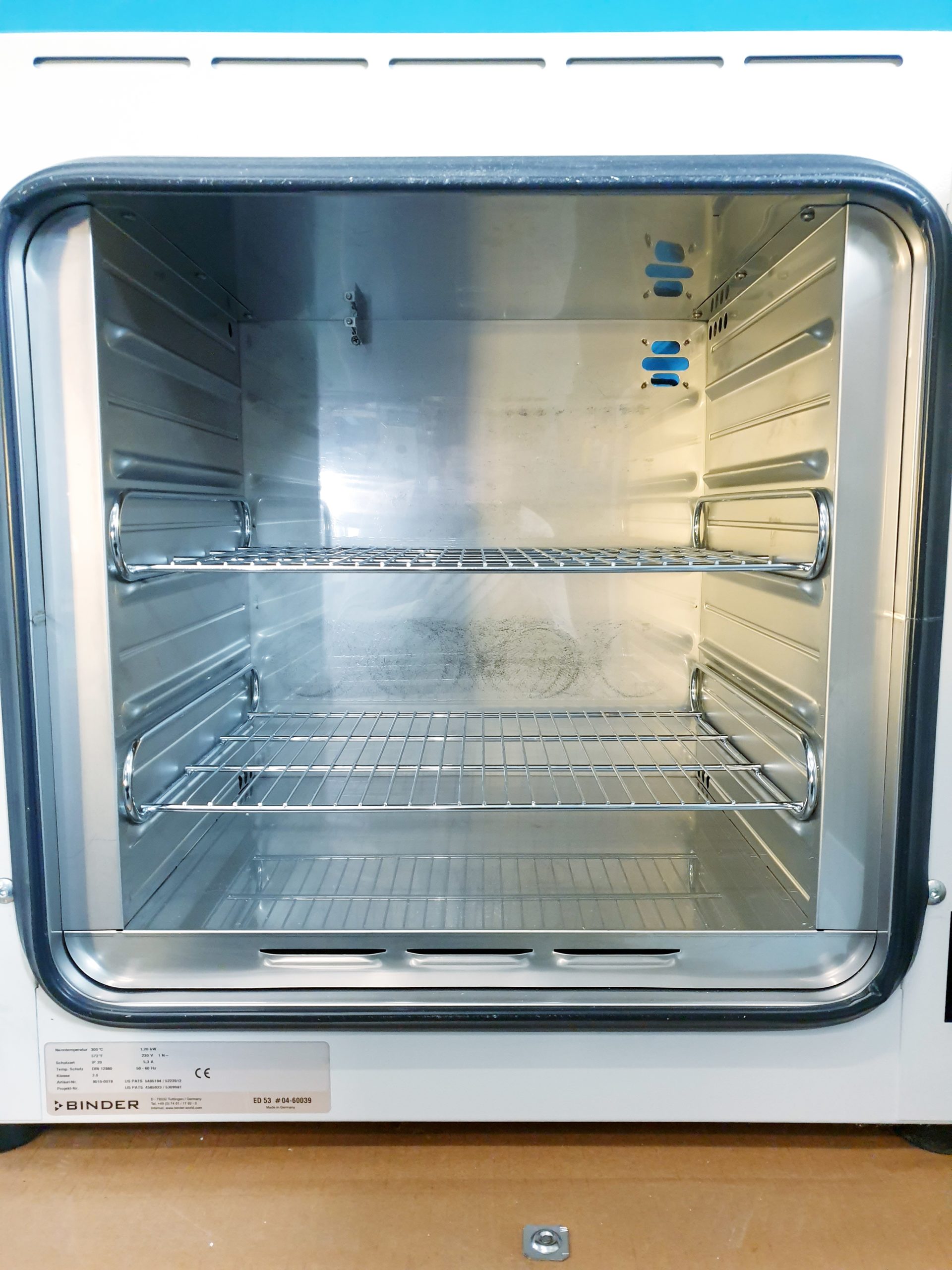 Binder ED 53 // ED53 Wärmeschrank Trockenofen 300C — image 1 of 6