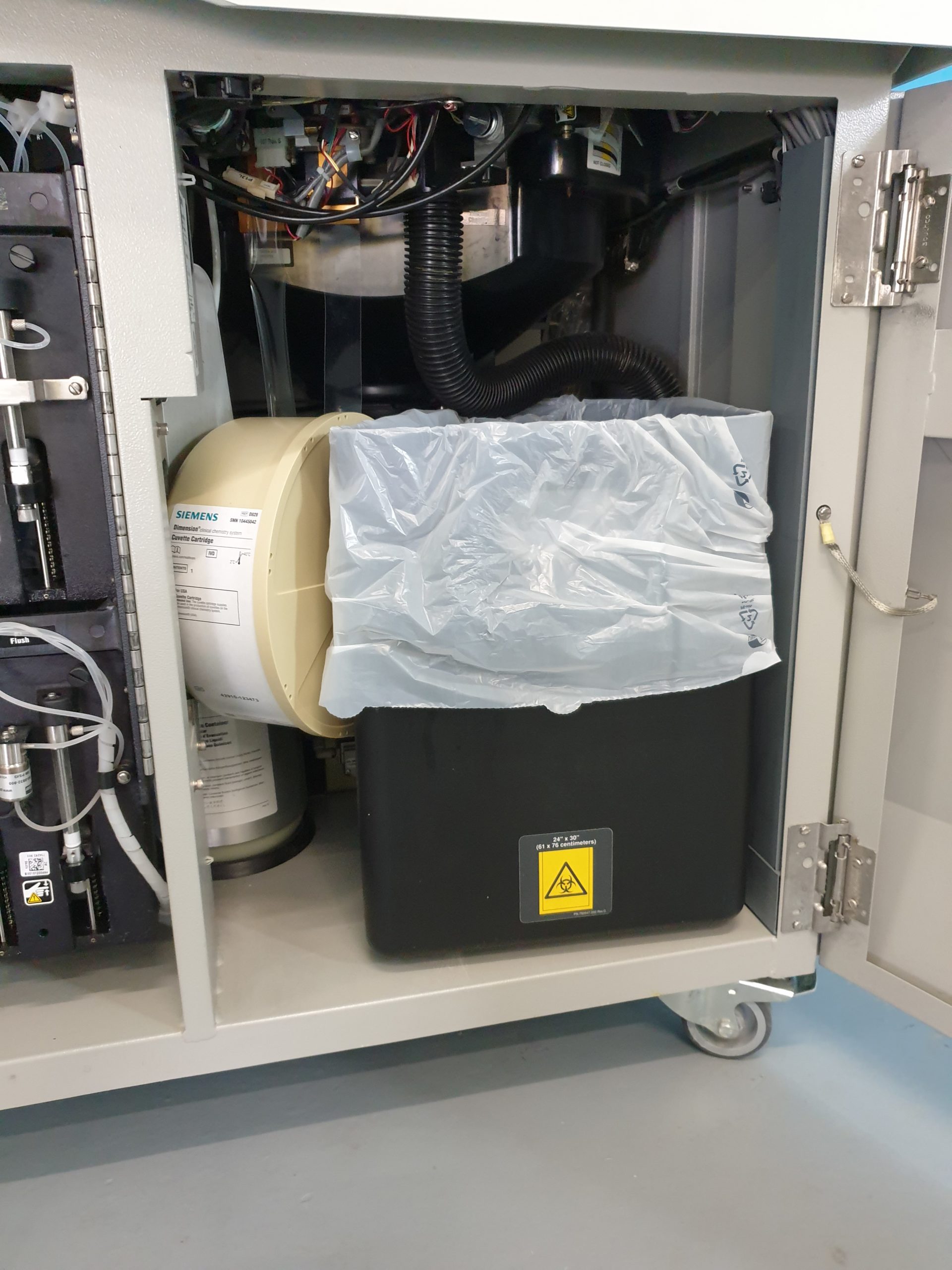 Siemens Dimension Xpand Plus System – Chemistry Analyzer thumbnail 4