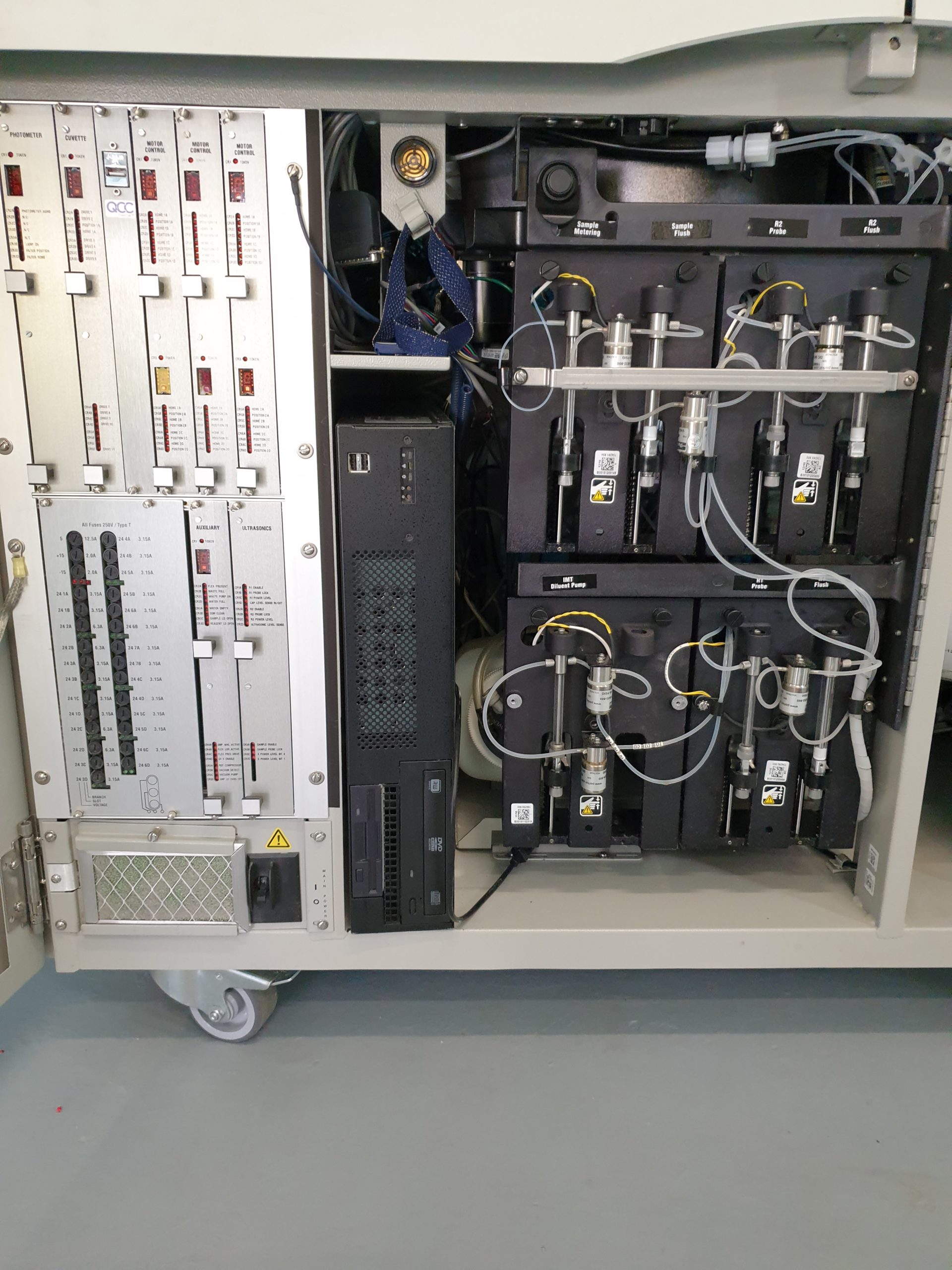 Siemens Dimension Xpand Plus System – Chemistry Analyzer thumbnail 5