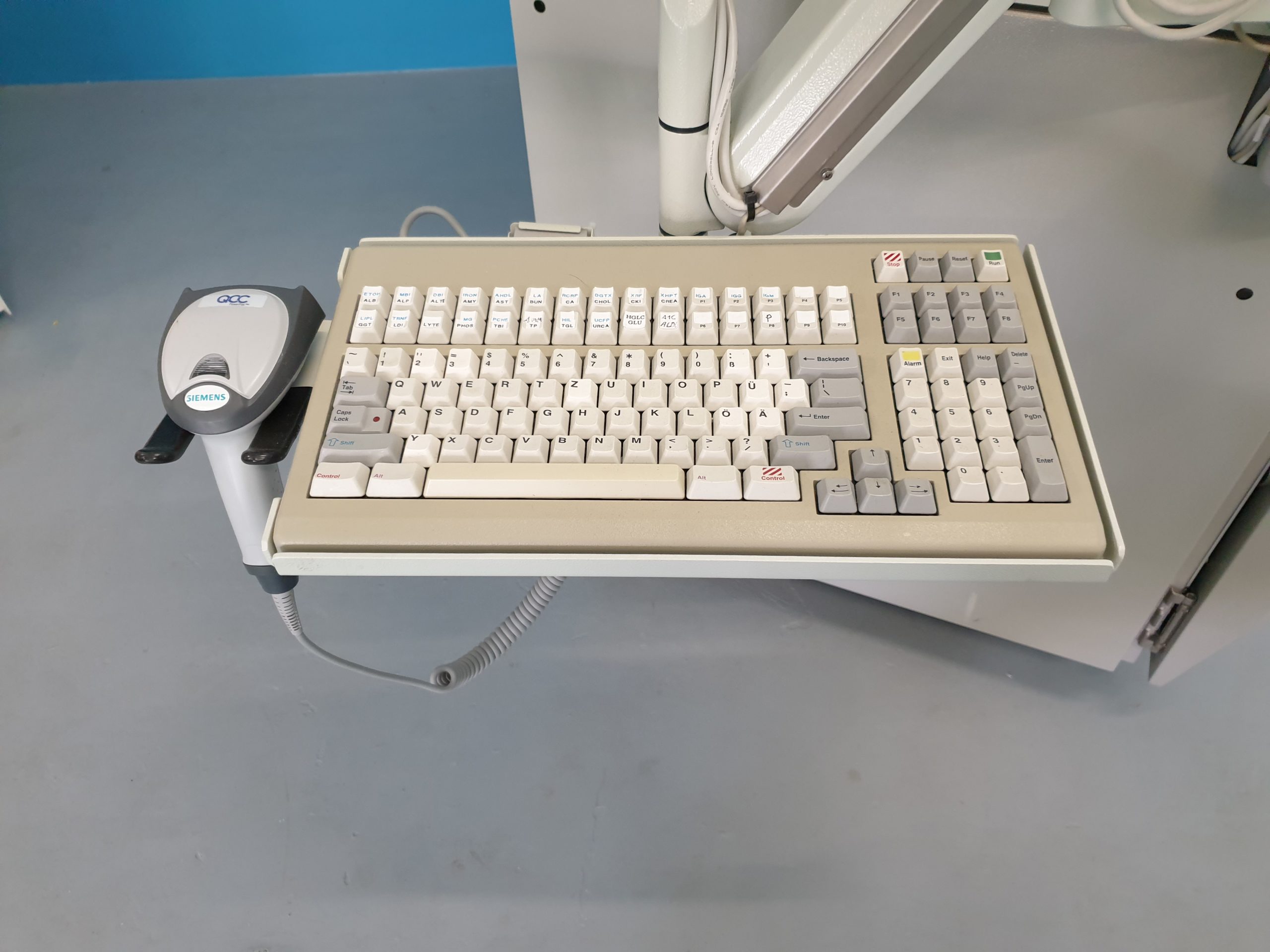 Siemens Dimension Xpand Plus System – Chemistry Analyzer thumbnail 7