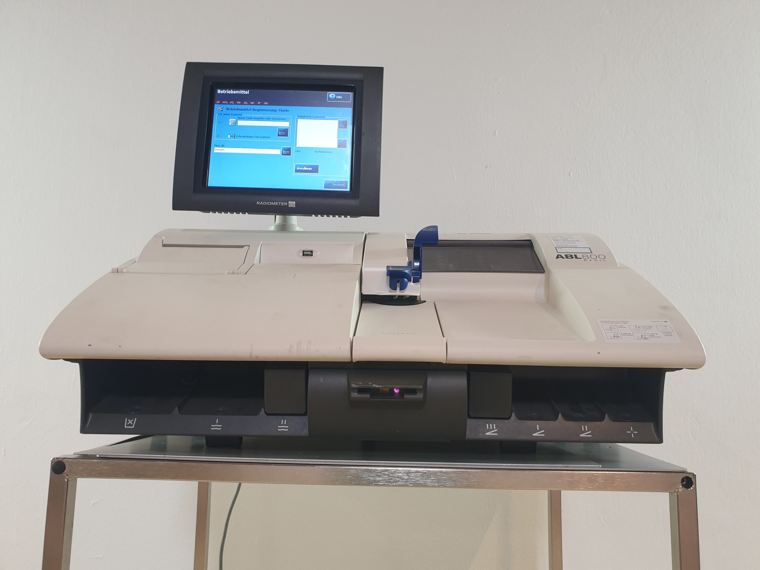 Radiometer ABL 800 // ABL800 BASIC Blutgasanalysegerät — image 1 of 6