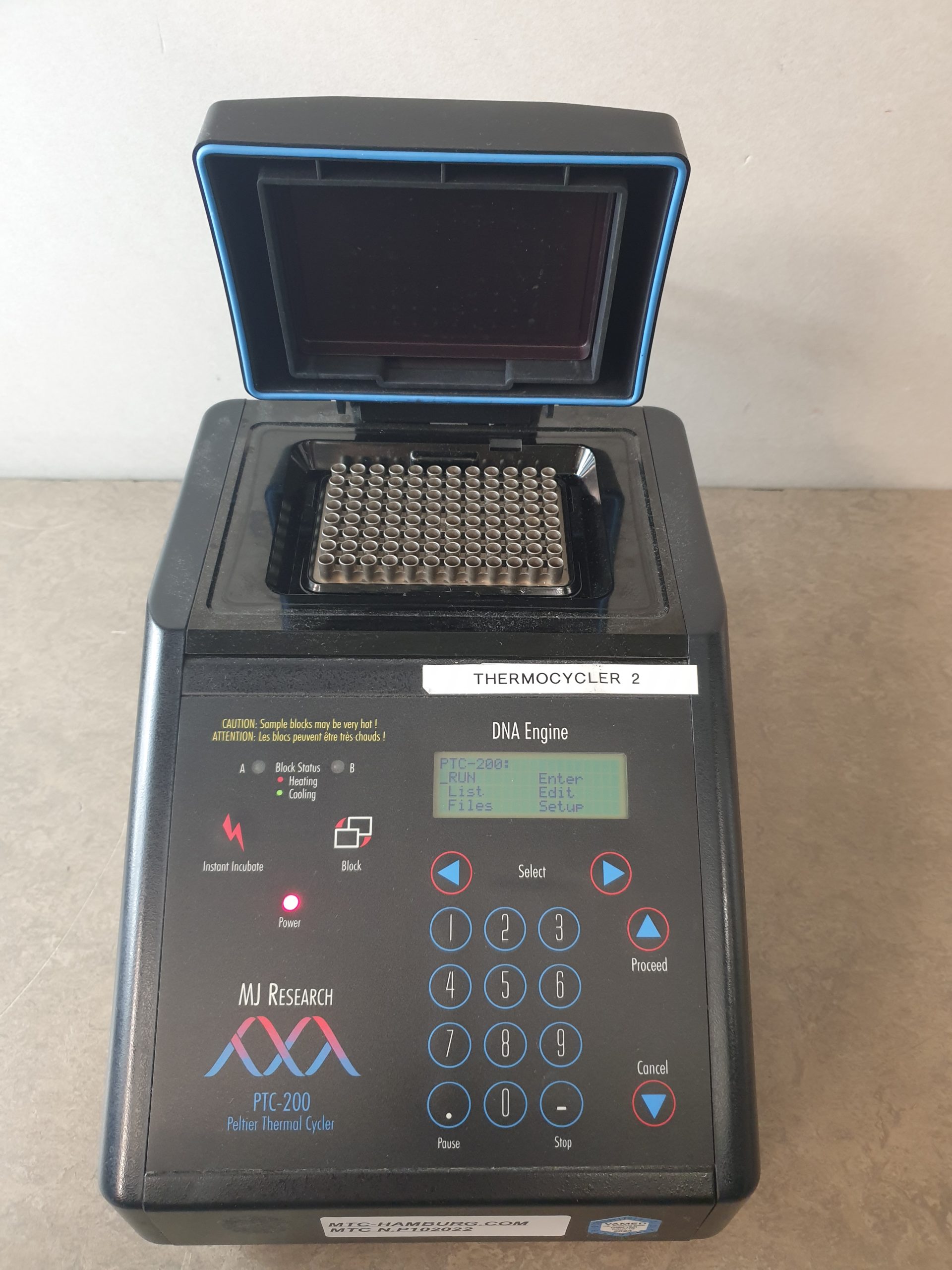 BIO-RAD PELTIER THERMAL CYCLER PTC-200 PCR Thermal Cycler — image 1 of 9