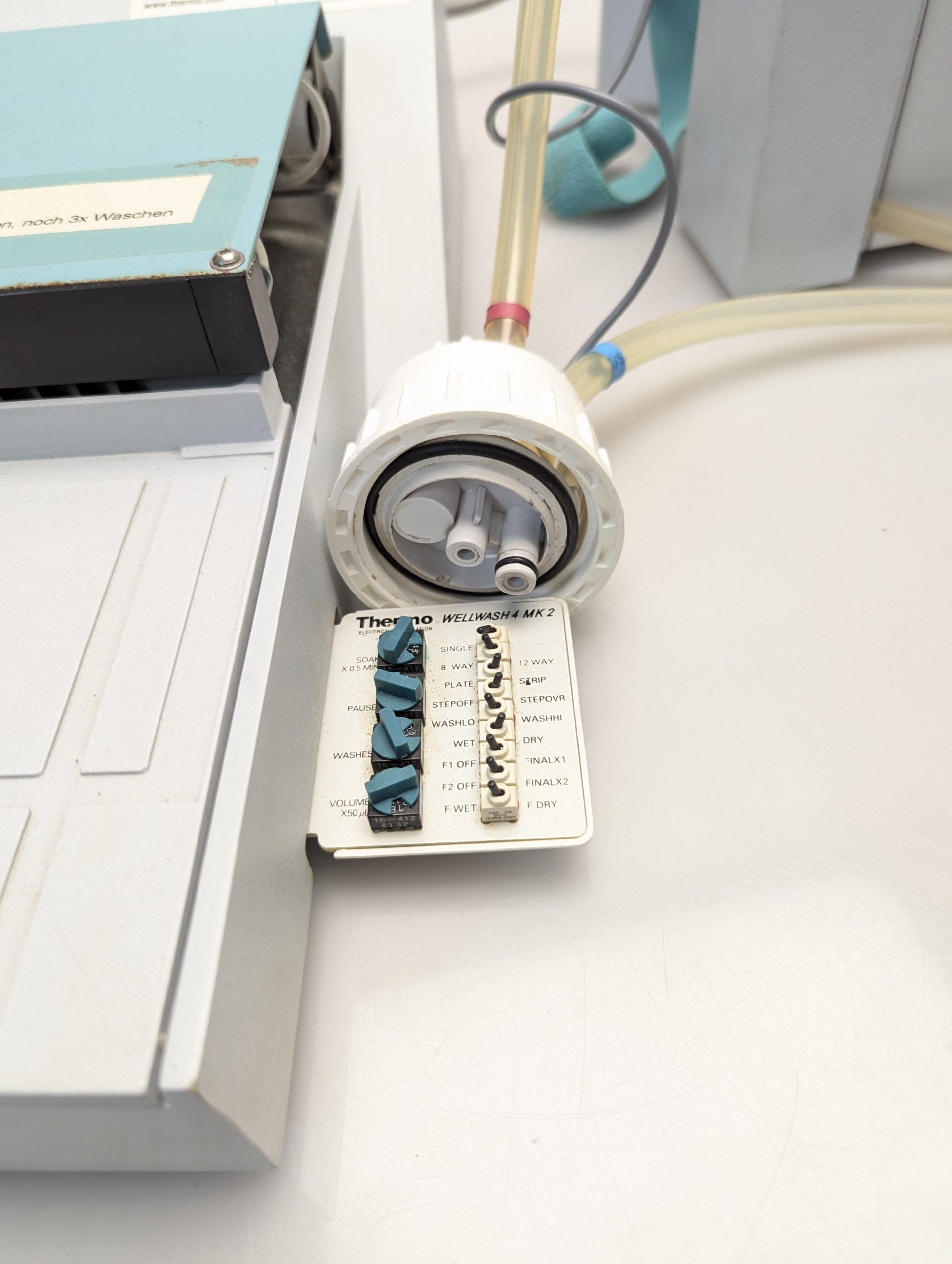 Thermo Fischer – Wellwash 4 Mk2 Microplate Washer thumbnail 3