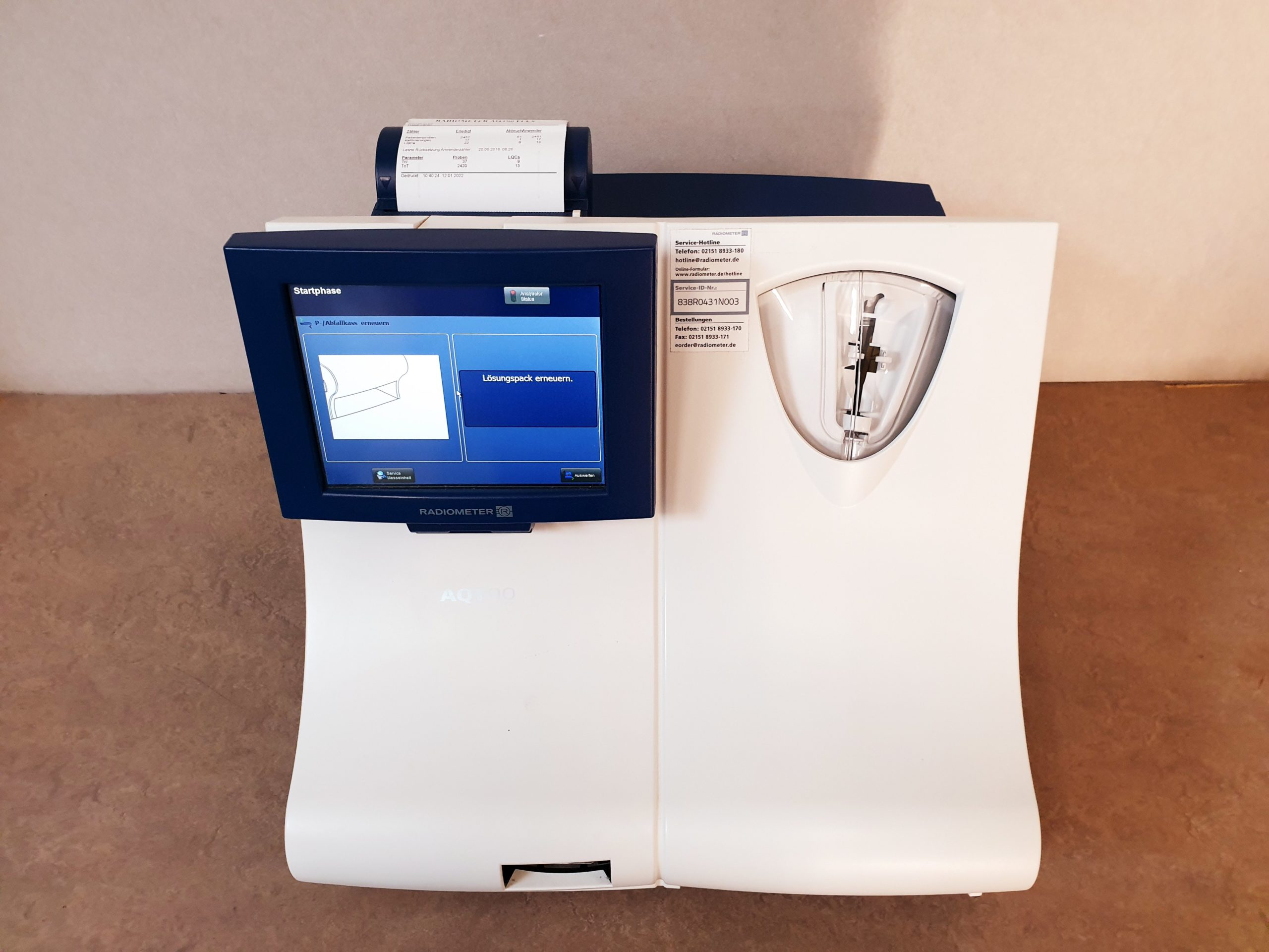 RADIOMETER AQT90 Flex // AQT 90 FLEX Immunoassay-Analysator — image 1 of 8