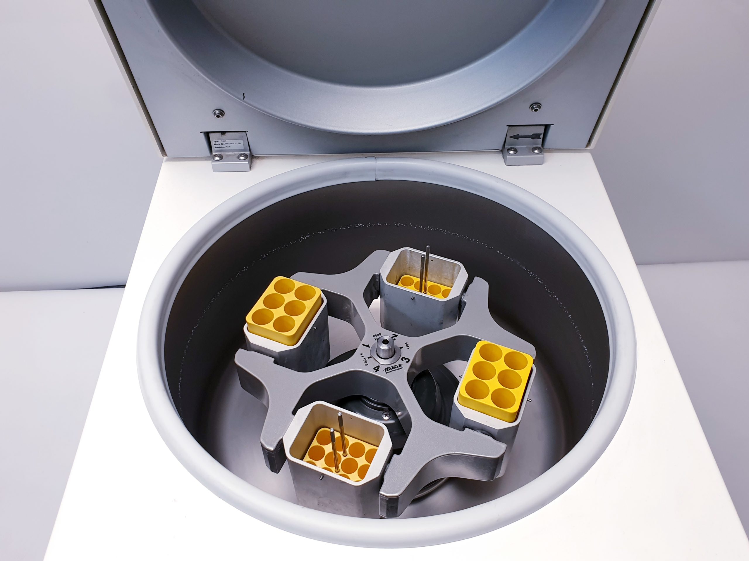 Hettich Universal 320 – Ref 1401 Zentrifuge thumbnail 3