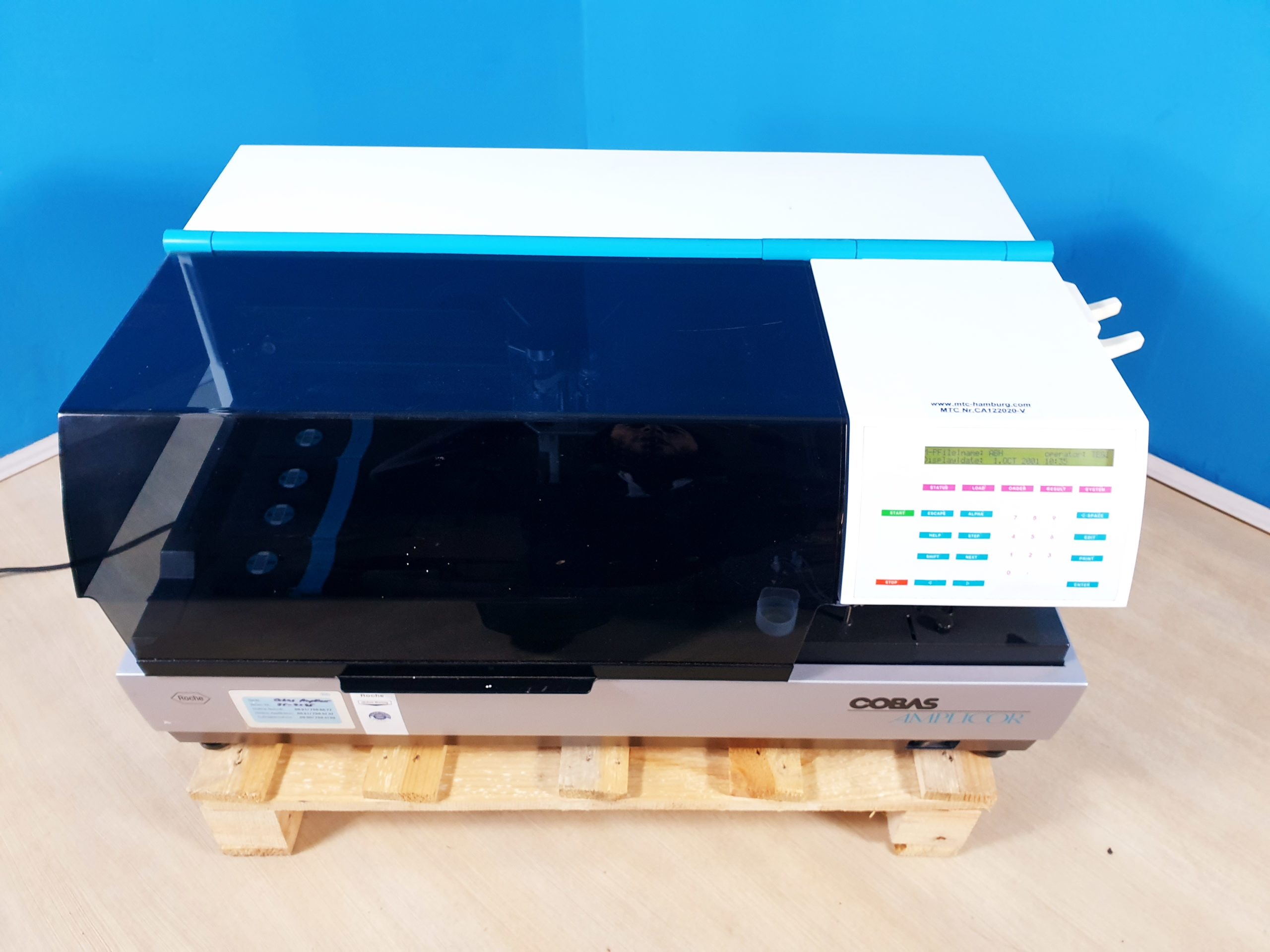 Roche COBAS AMPLICOR Amplification and Detection System RNA + DNA thumbnail 2