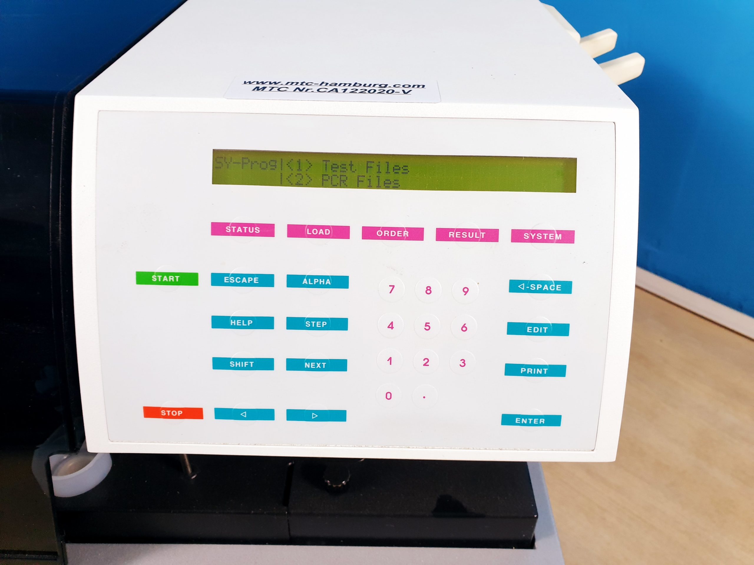 Roche COBAS AMPLICOR Amplification and Detection System RNA + DNA thumbnail 8