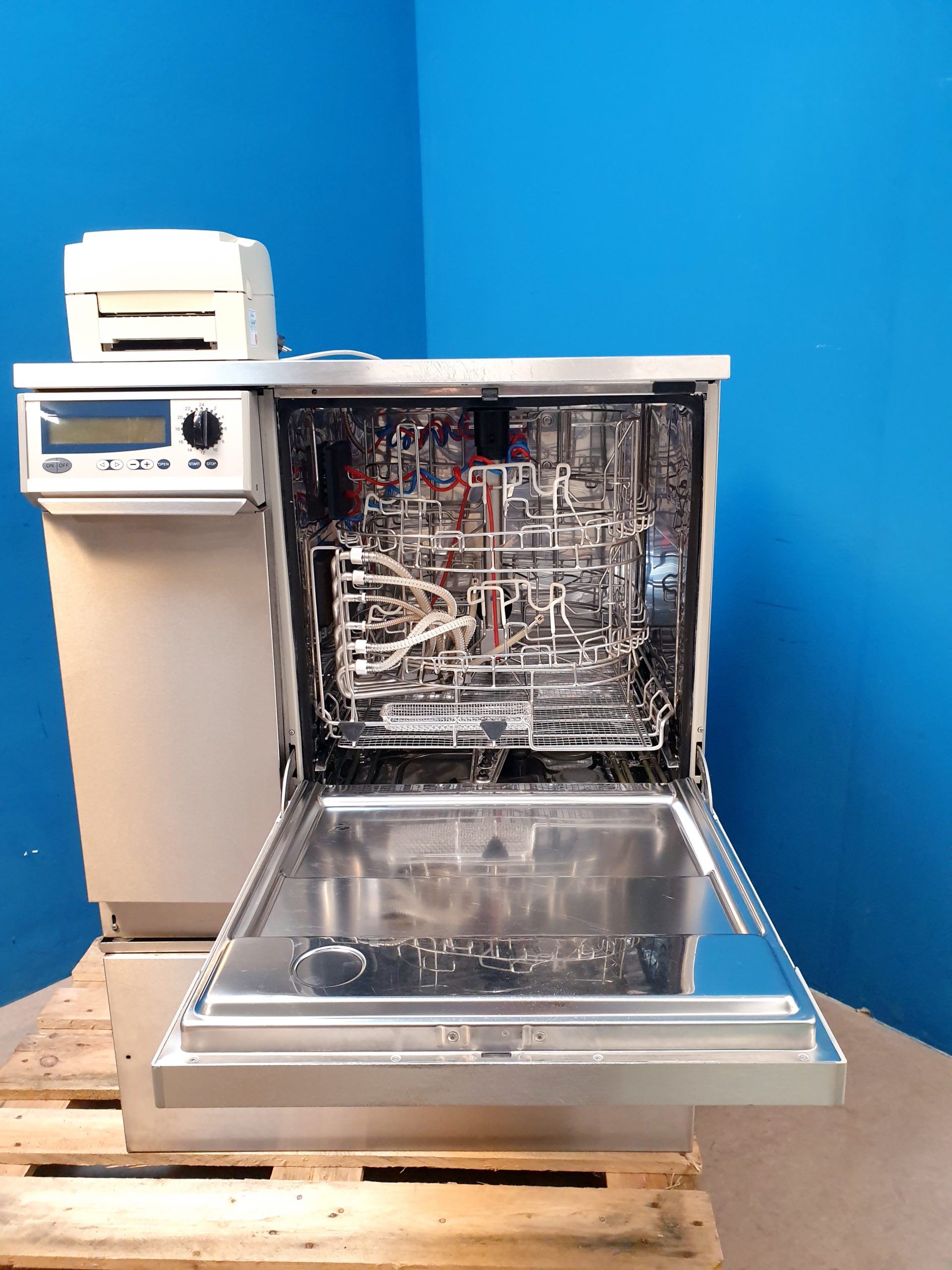 Olympus Miele ETD3 PLUS GA Thermodesinfektor — image 1 of 23
