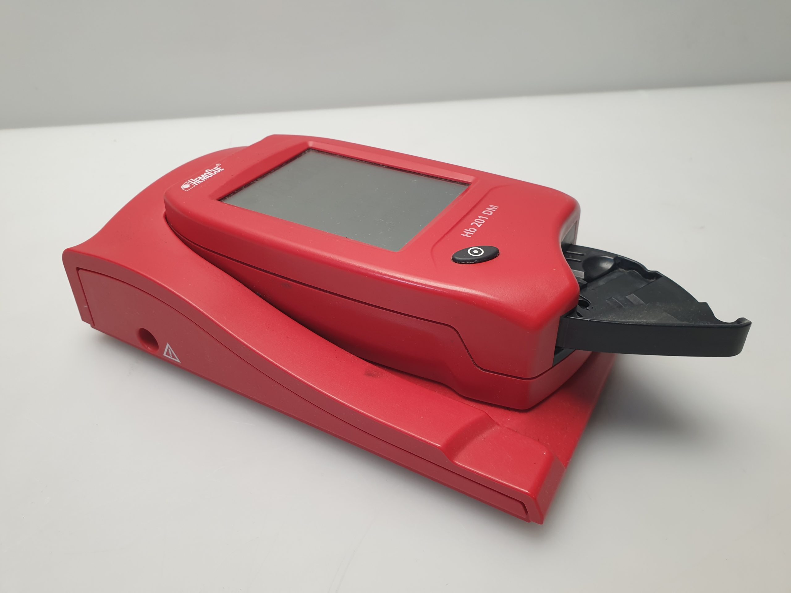 HemoCue Hemoglobin 201 DM Analyser thumbnail 4