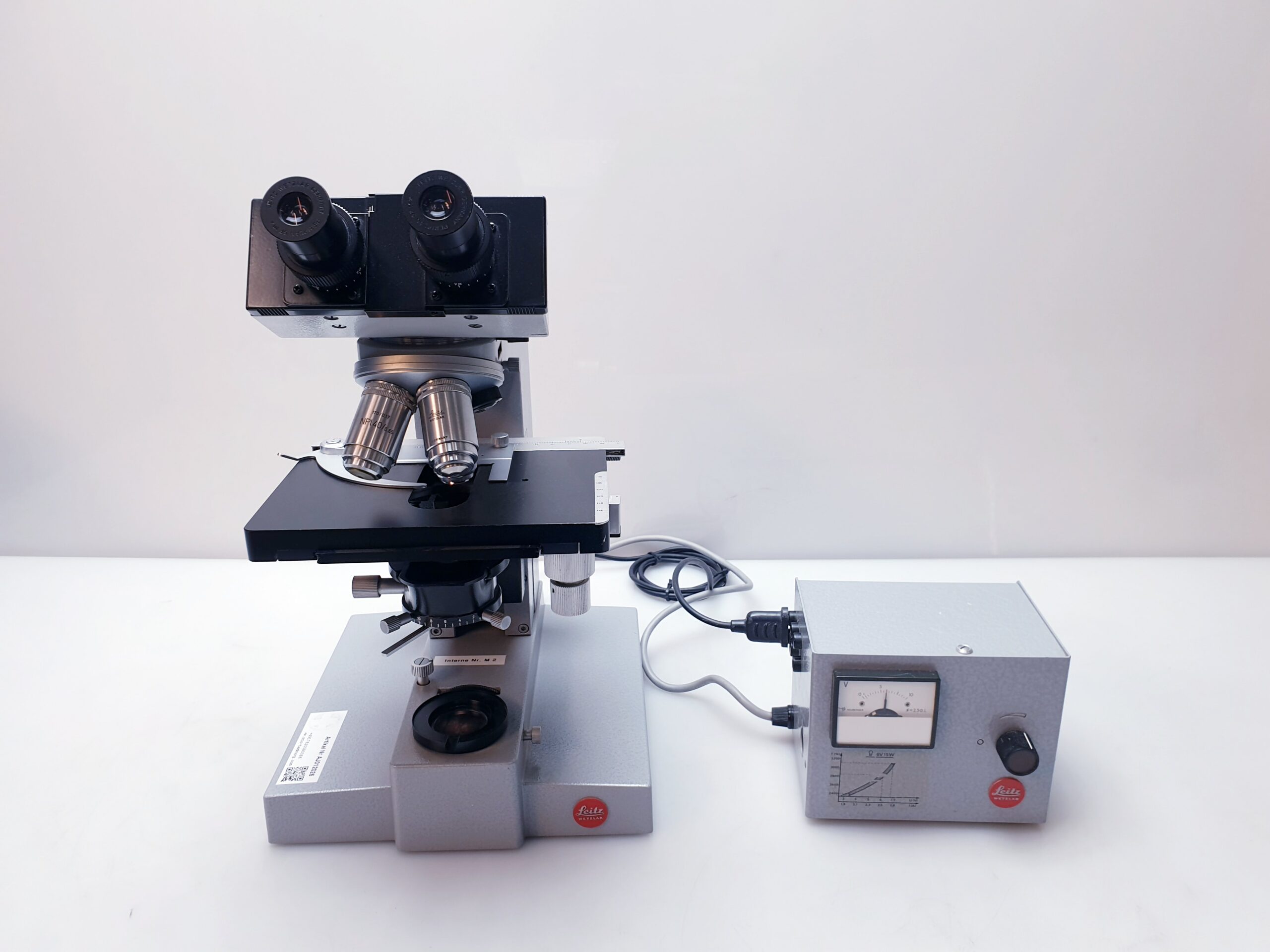 Leitz Wetzlar Microscope + Transformator 301-211.001 — image 1 of 25
