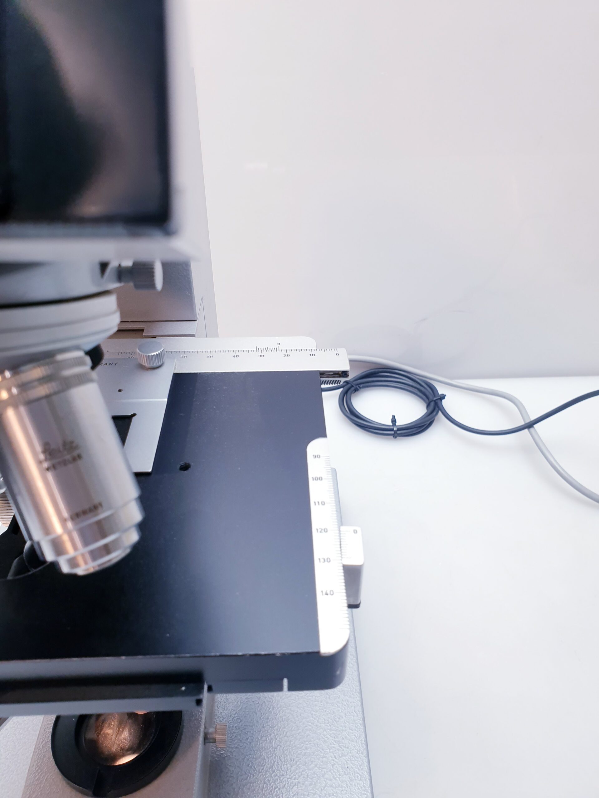 Leitz Wetzlar Microscope + Transformator 301-211.001 thumbnail 17