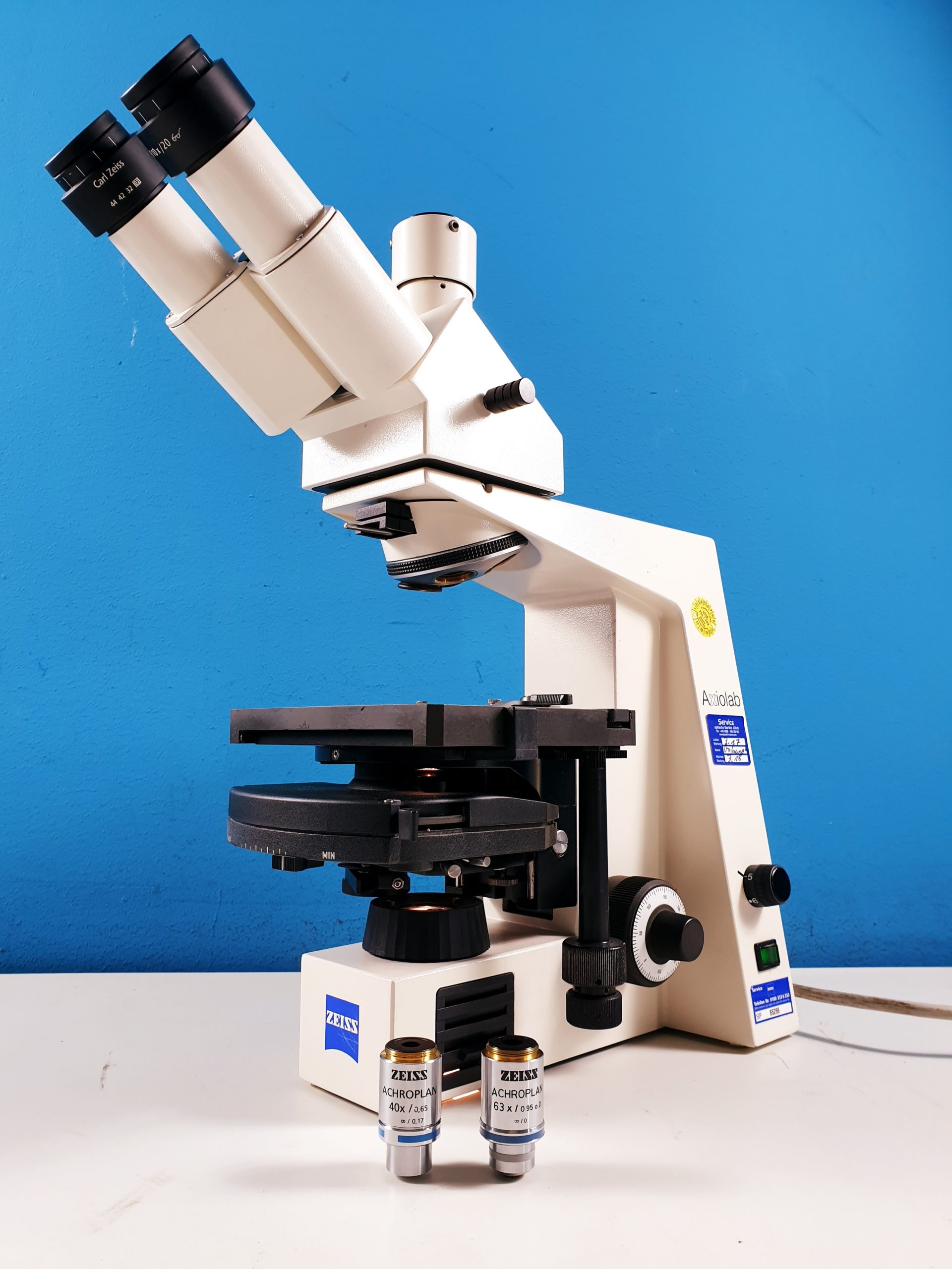 Zeiss Axiolab re 450905 Mikroskop 44 42 32 10 x Achroplan 40x + Achroplan 63x — image 1 of 7