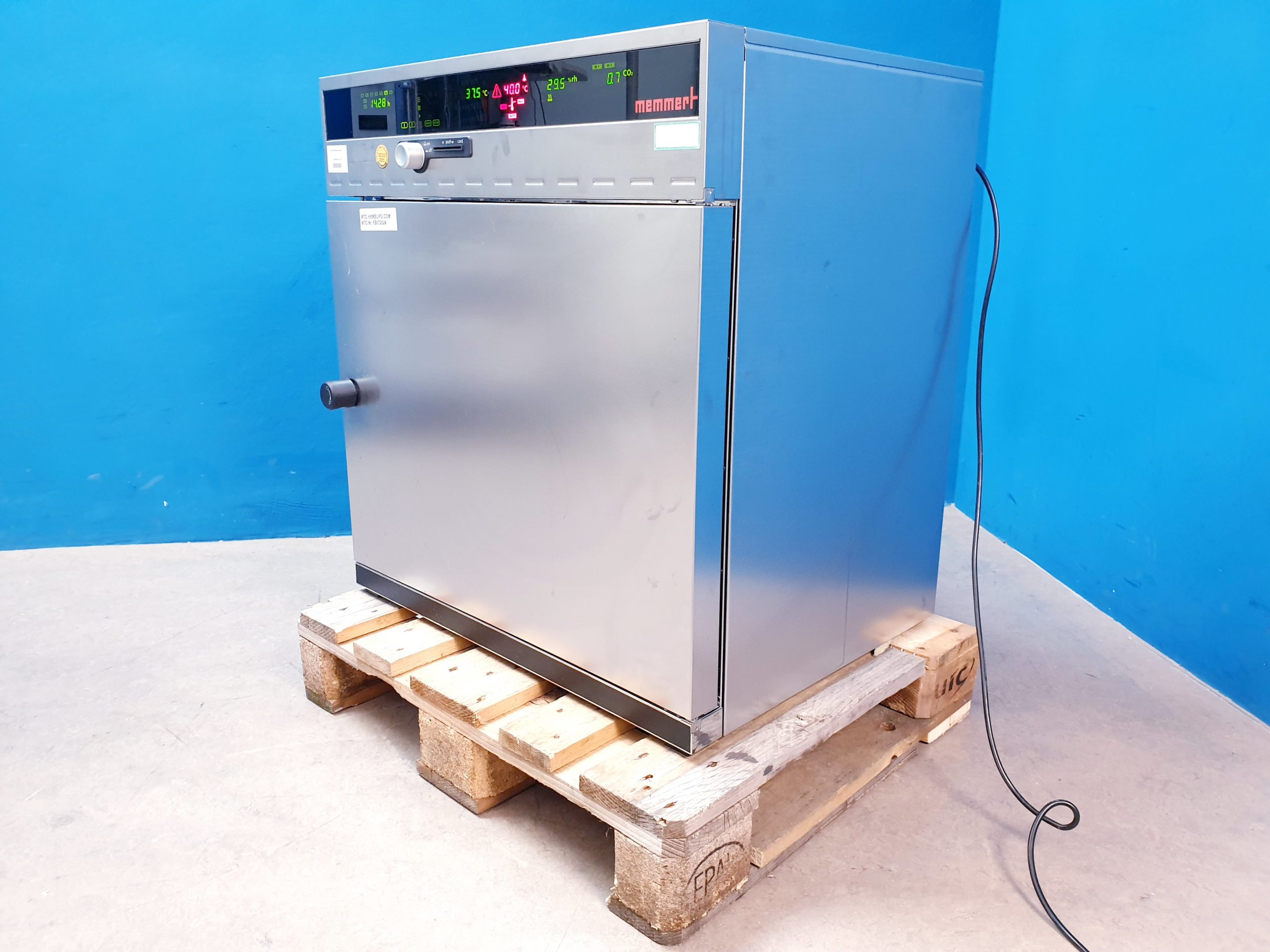 Memmert INE 200 Excellent Trockenschrank Wärmeschrank — image 1 of 10
