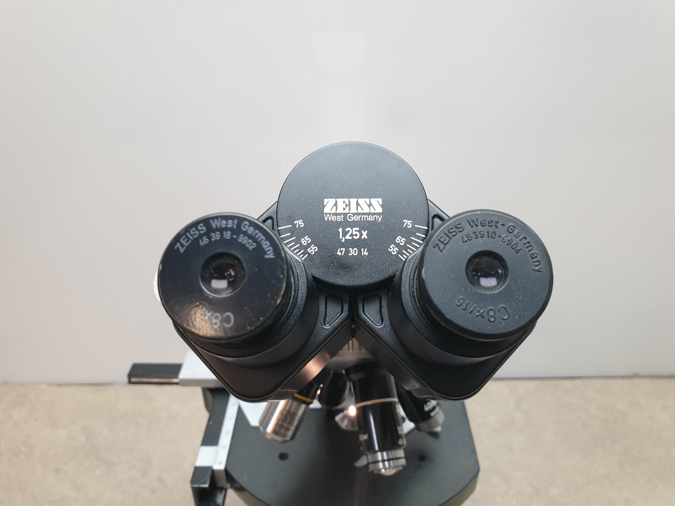 Carl Zeiss Mikroskop 47 09 14 9902 57 — image 1 of 7