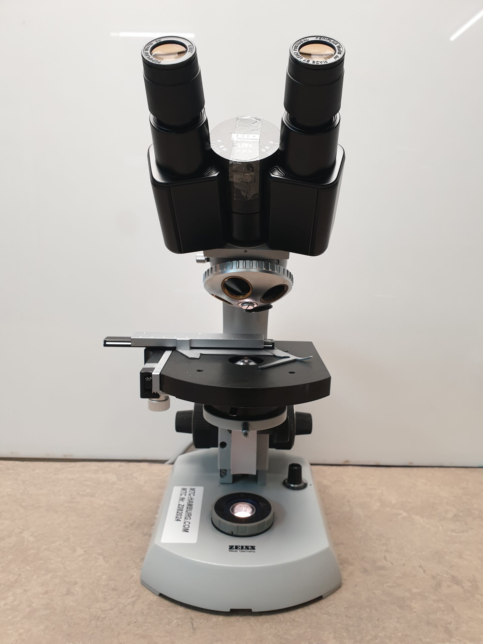 Zeiss 470914-9902 Mikroskop Ohne Objektive — image 1 of 1