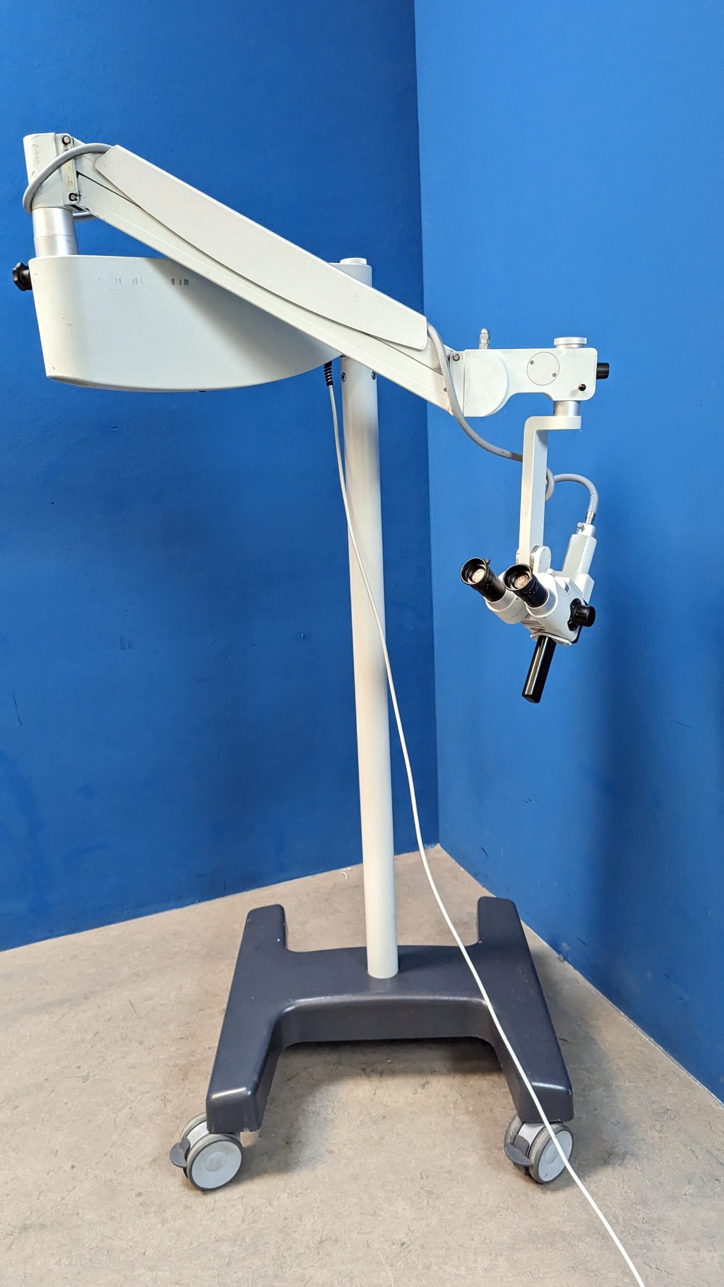 Karl Kaps Surgical SOM 62 Microscope with 2 x WF12,5xV Eyepieces thumbnail 2