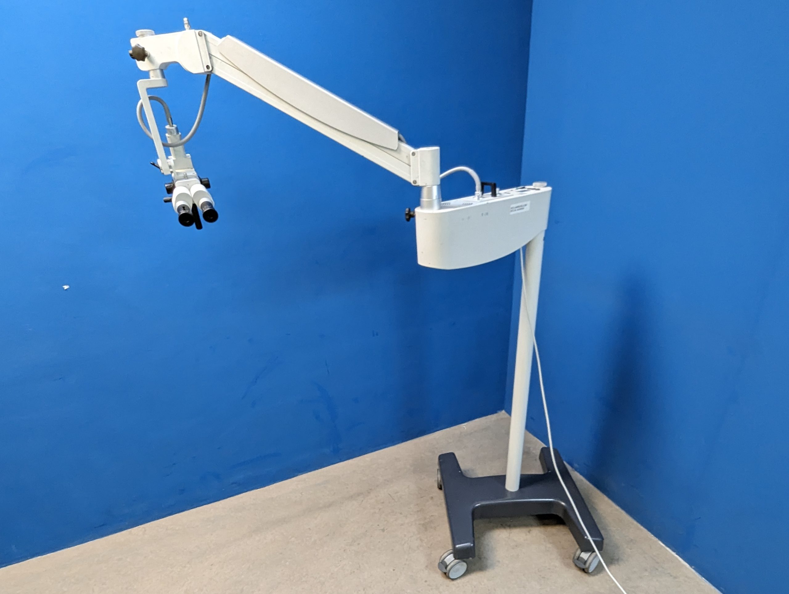 Karl Kaps Surgical SOM 62 Microscope with 2 x WF12,5xV Eyepieces thumbnail 6