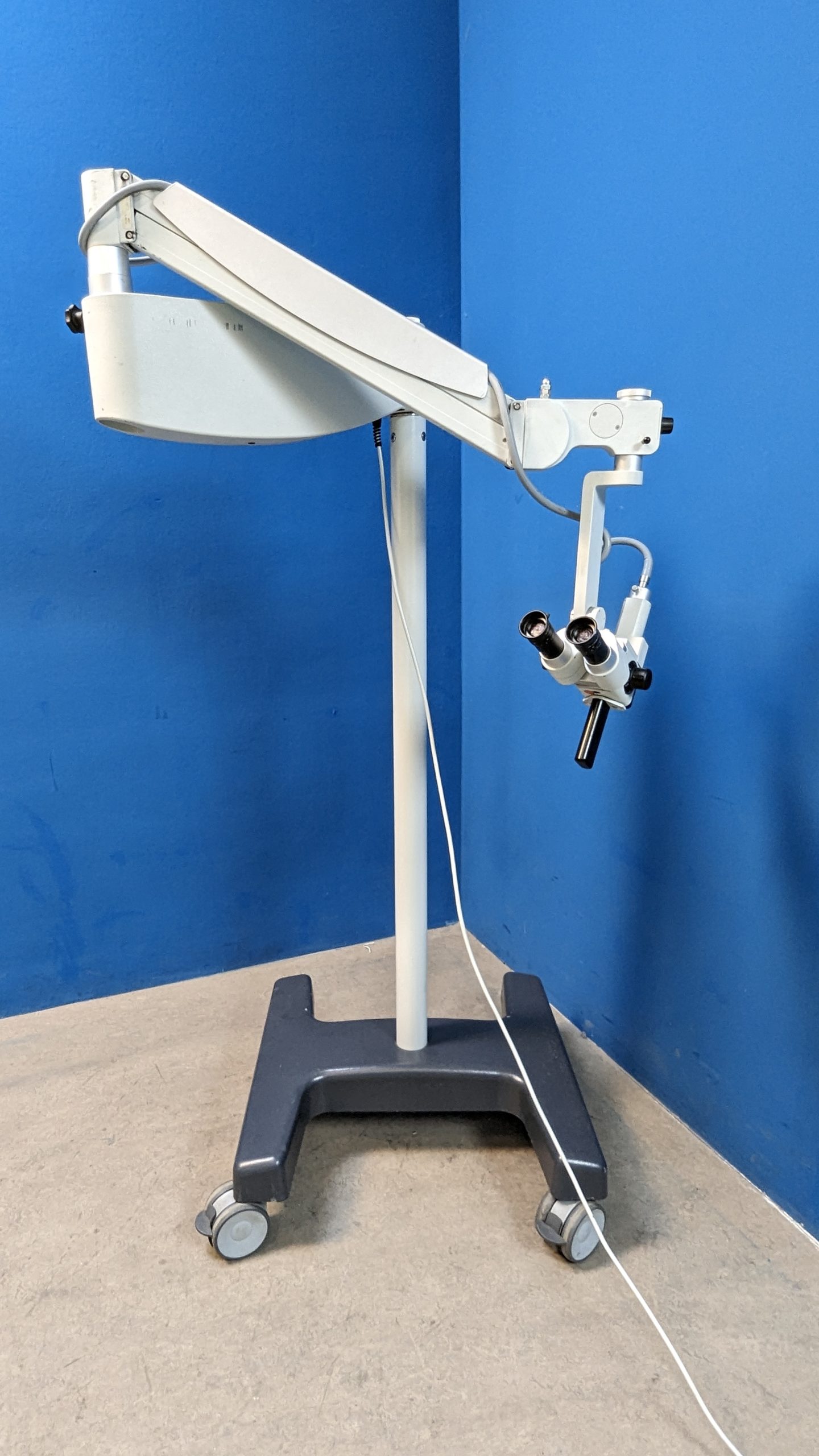 Karl Kaps Surgical SOM 62 Microscope with 2 x WF12,5xV Eyepieces thumbnail 9