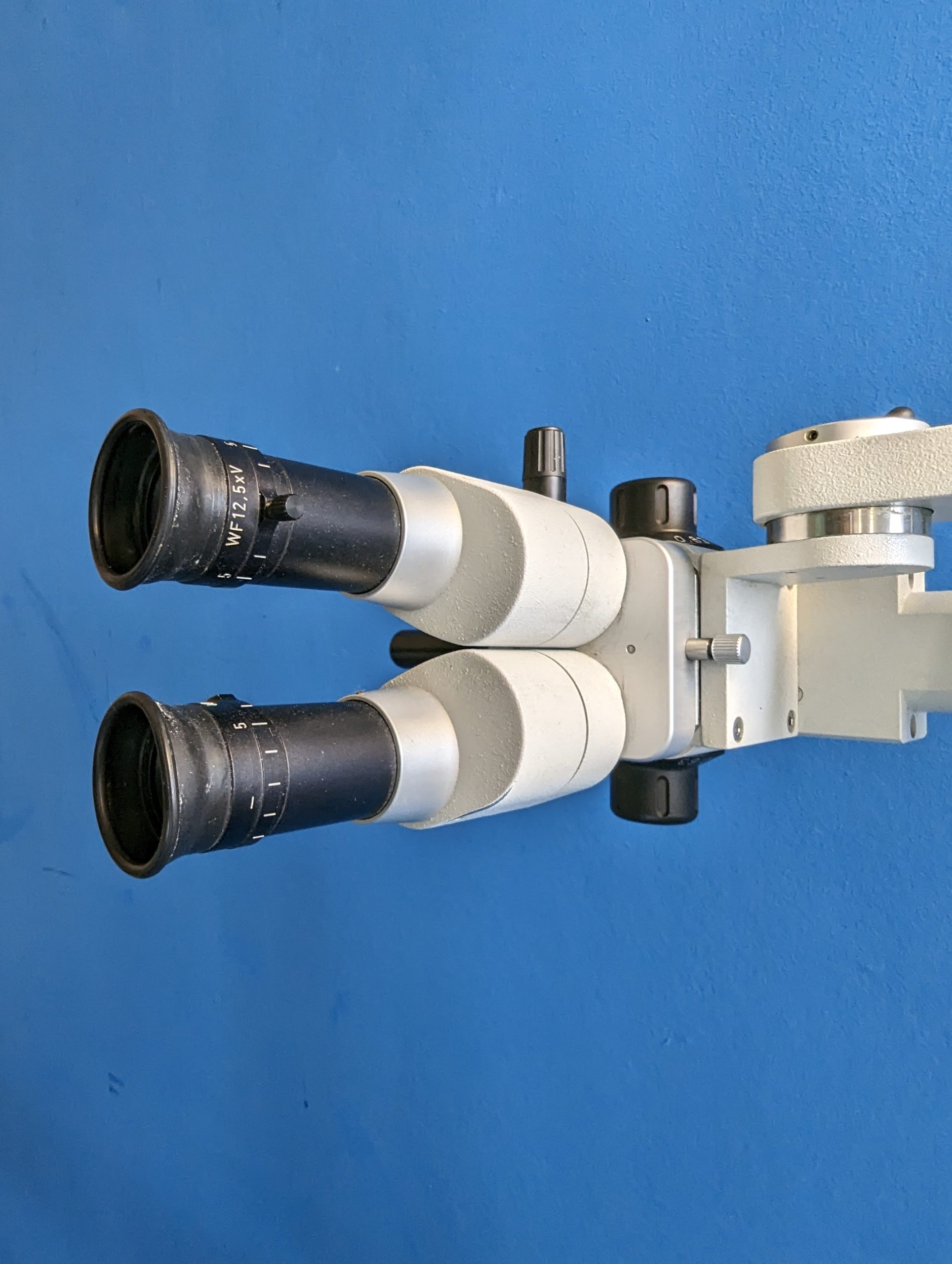 Karl Kaps Surgical SOM 62 Microscope with 2 x WF12,5xV Eyepieces thumbnail 11