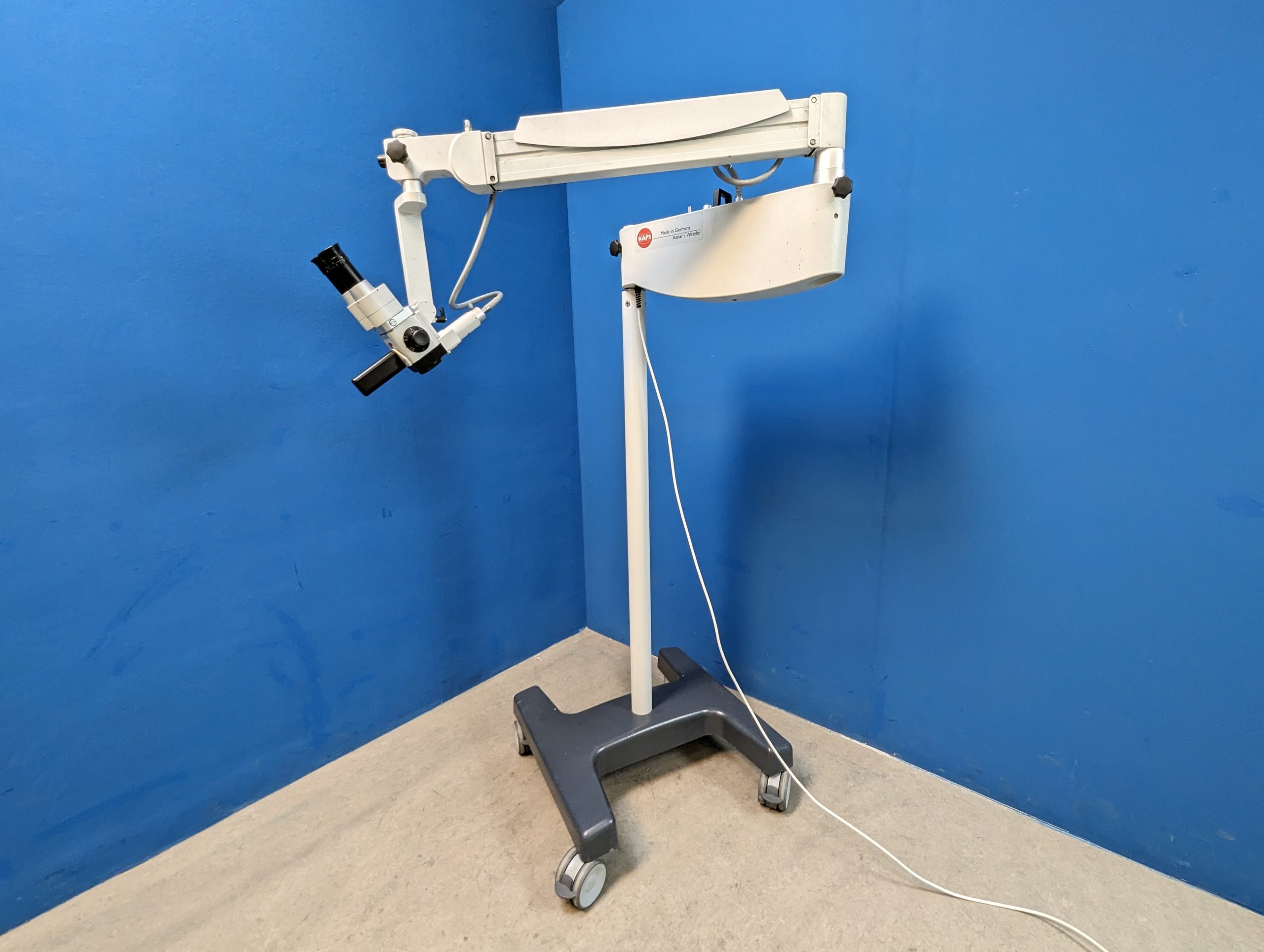 Karl Kaps Surgical SOM 62 Microscope with 2 x WF12,5xV Eyepieces thumbnail 16