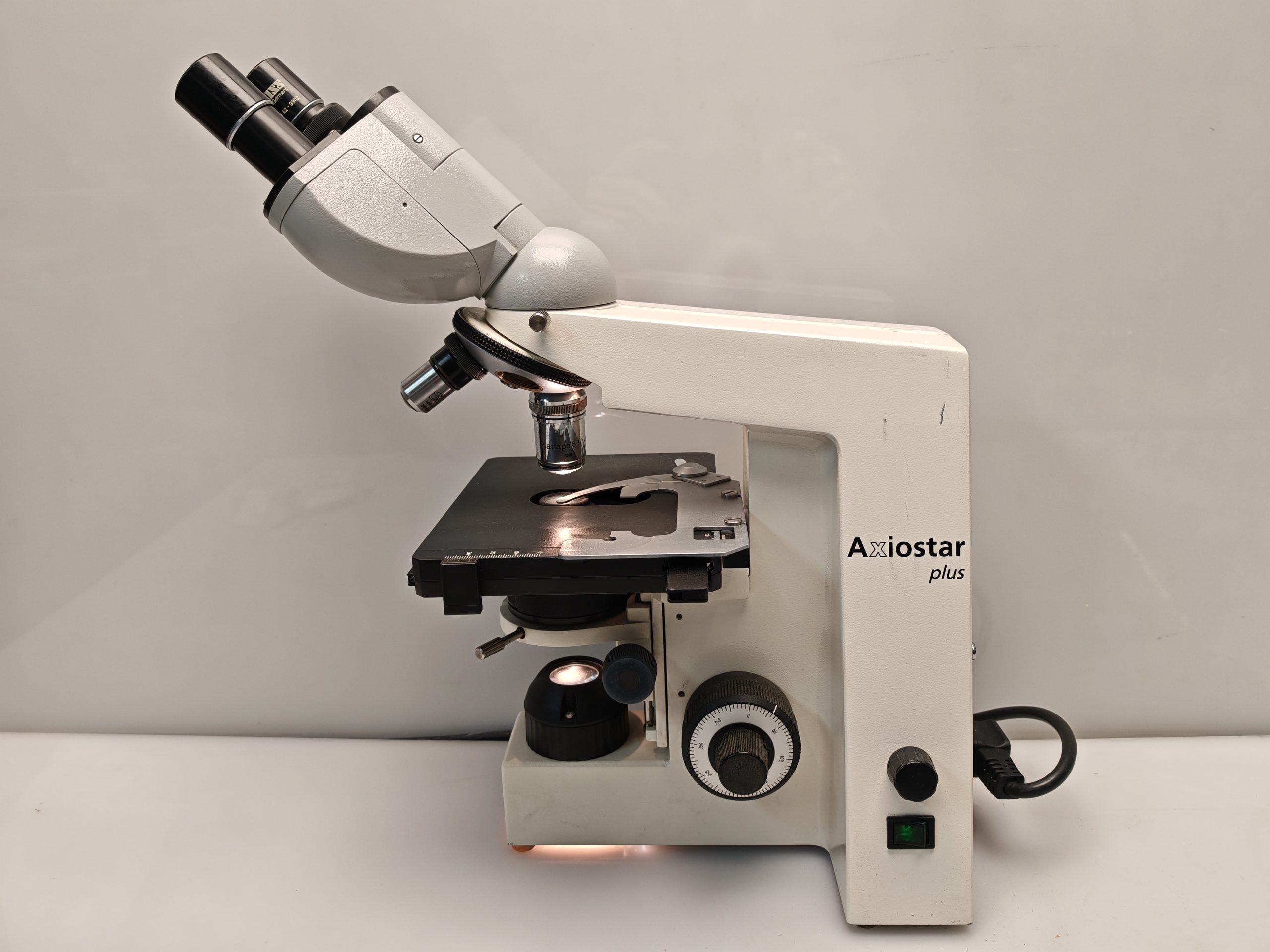 Zeiss Axiostar Plus Binokular-Lichtmikroskop thumbnail 9
