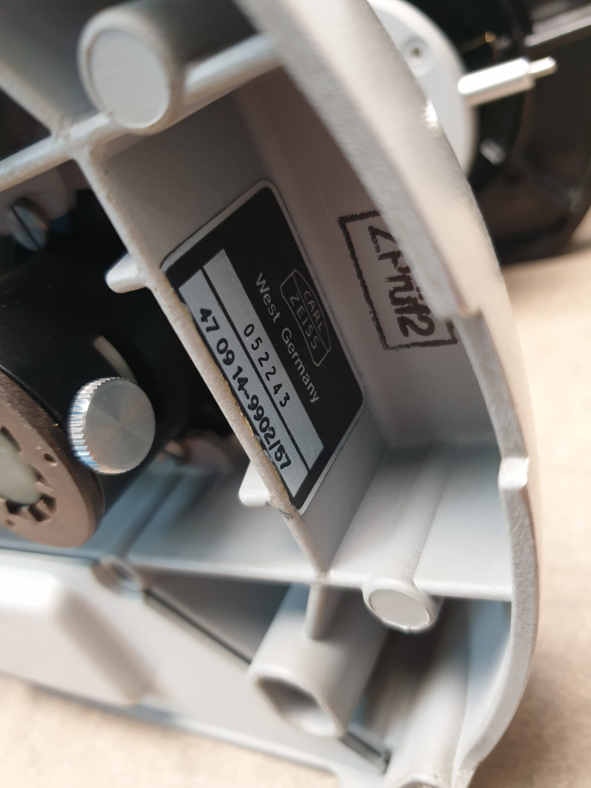 Zeiss Miktoskop Ohne Obkjektive + 2 Okkulare thumbnail 7
