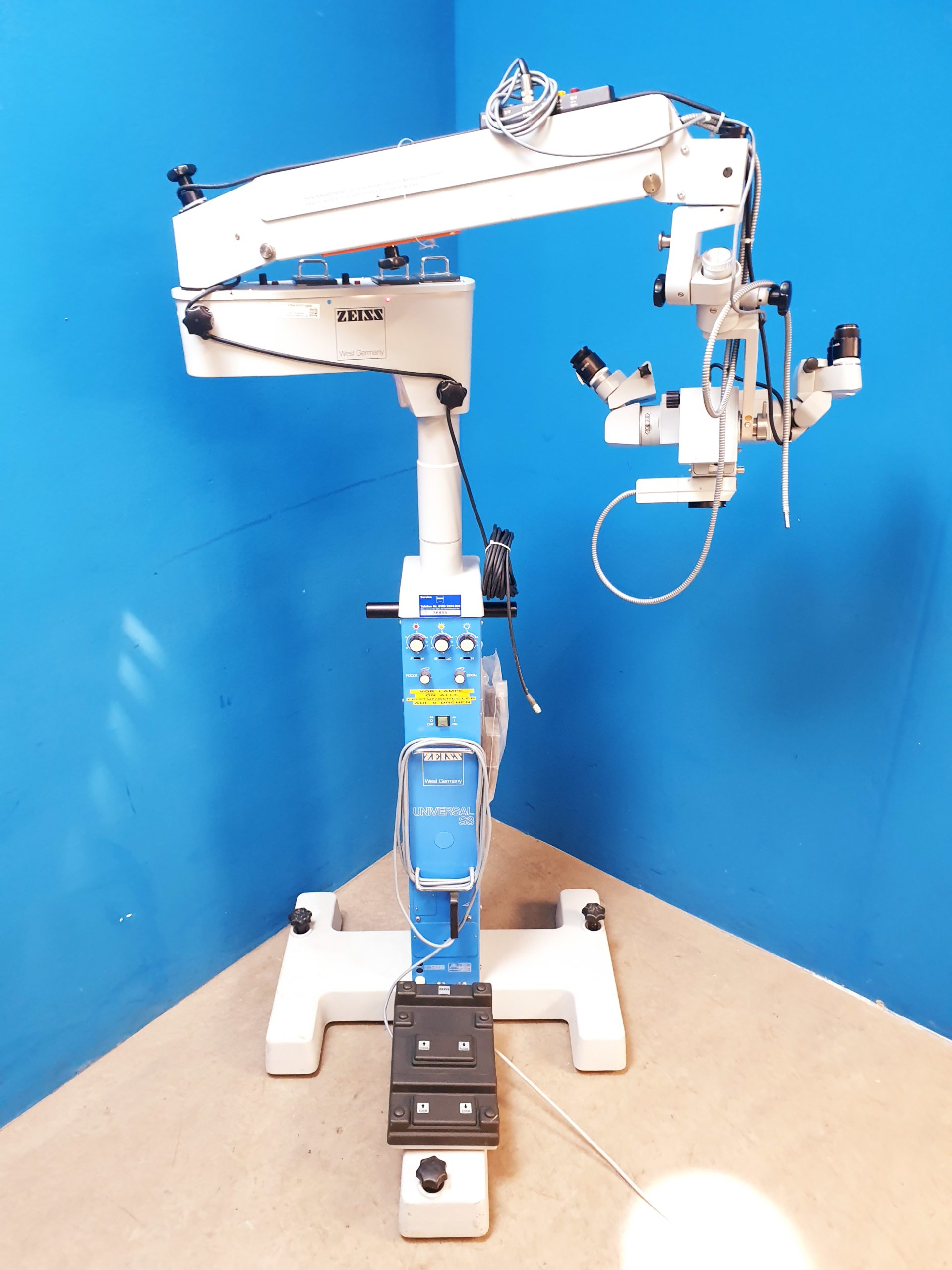 Carl Zeiss Opmi MD auf S3 Stativ – mit mitbeobachter thumbnail 4