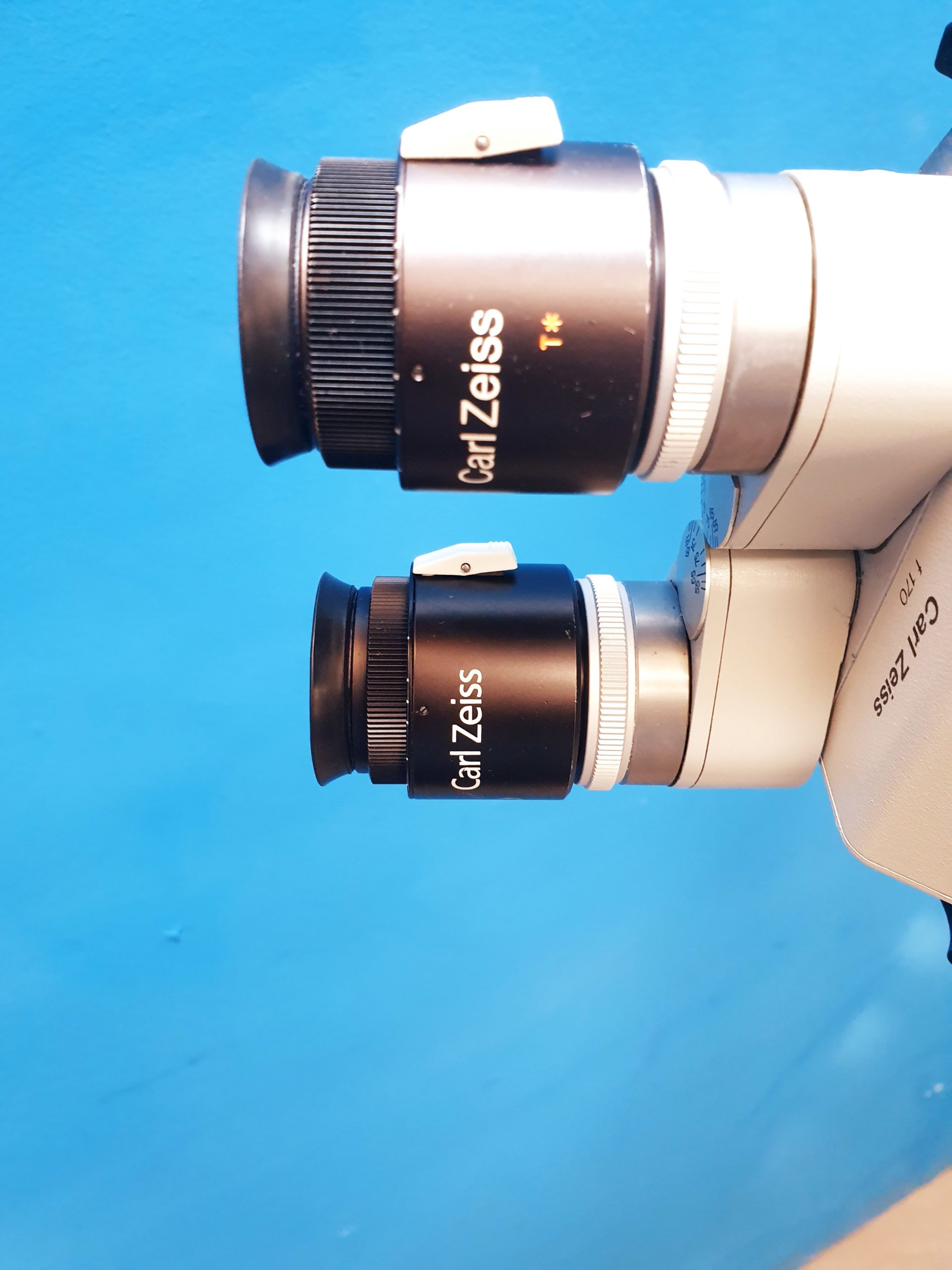Carl Zeiss Opmi MD auf S3 Stativ – mit mitbeobachter thumbnail 12