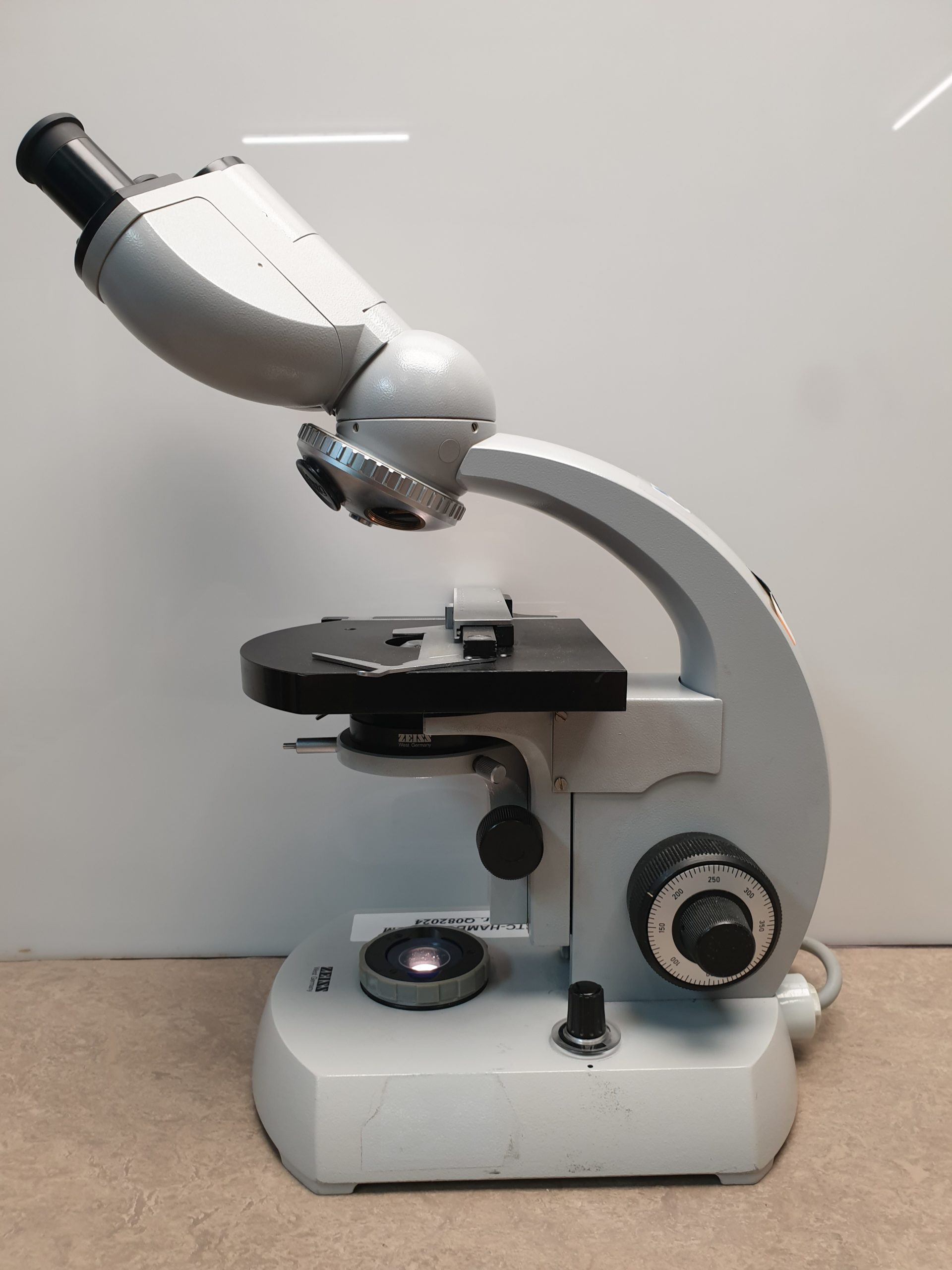 Zeiss – Labormikroskop – Mikroskop – Tischmikroskop — image 1 of 7