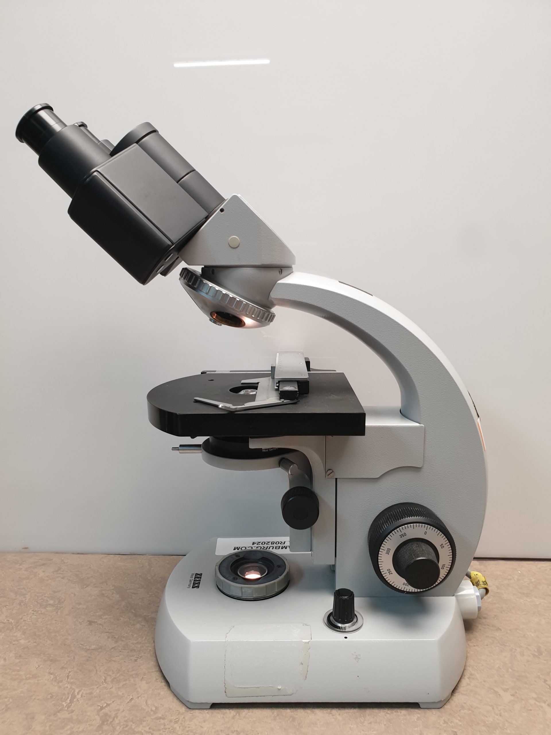 Karl Zeiss 4670 65 – Mikroskop – Tischmikroskop thumbnail 2