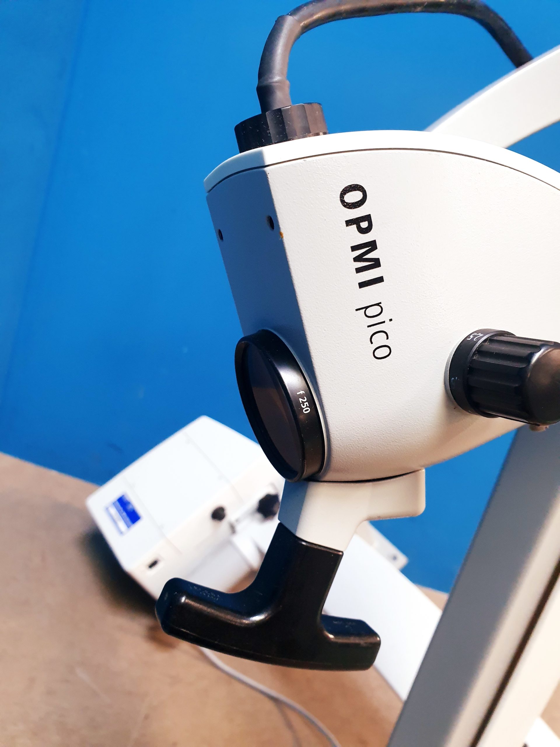 Zeiss OPMI PICO OP-Mikroskop HNO – Mikroskop thumbnail 11