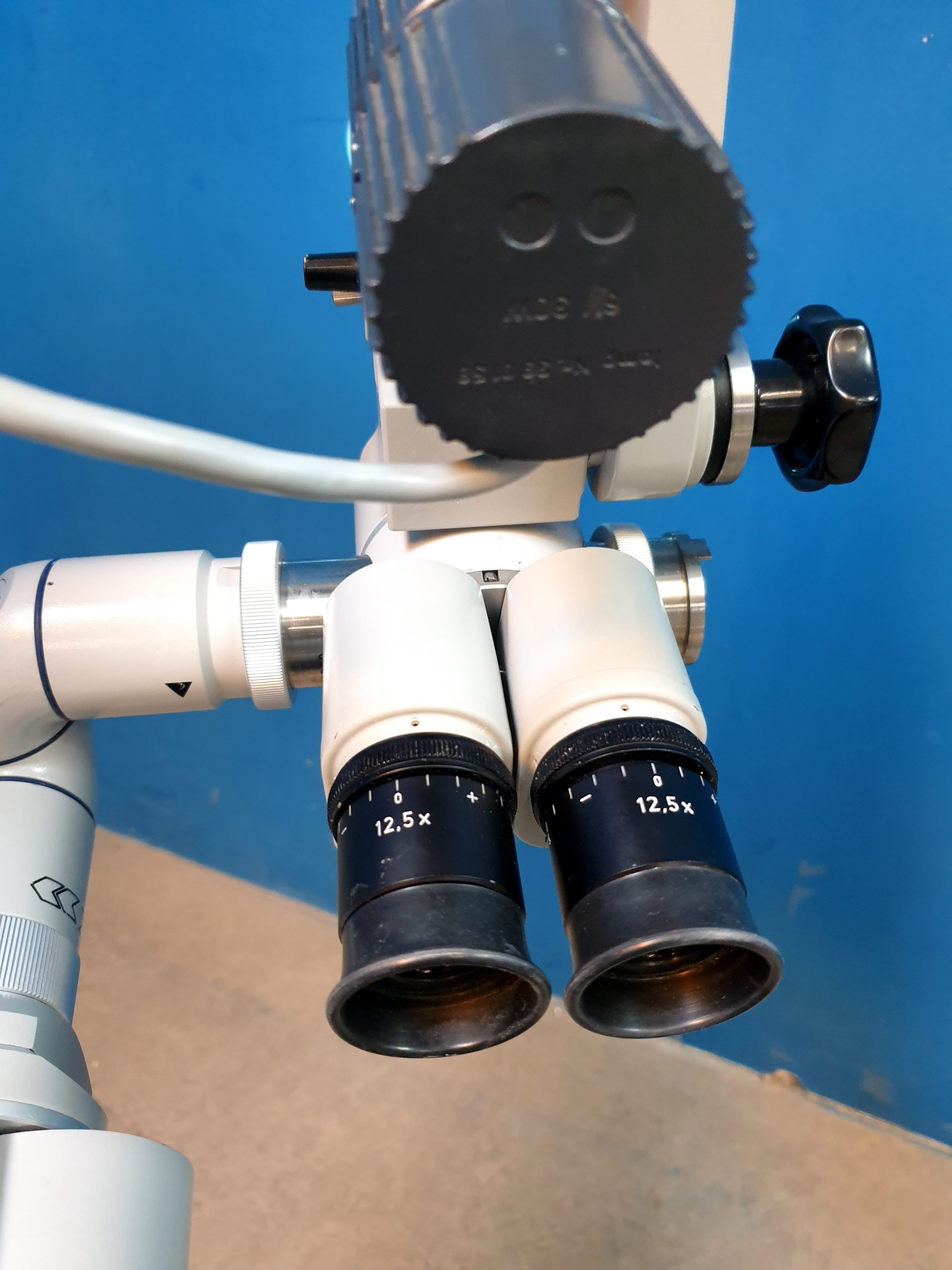 Zeiss OPMI 9 OPMI9 f=170 10x 22 B mit Beobachter – Armfederung ist beschädigt thumbnail 7