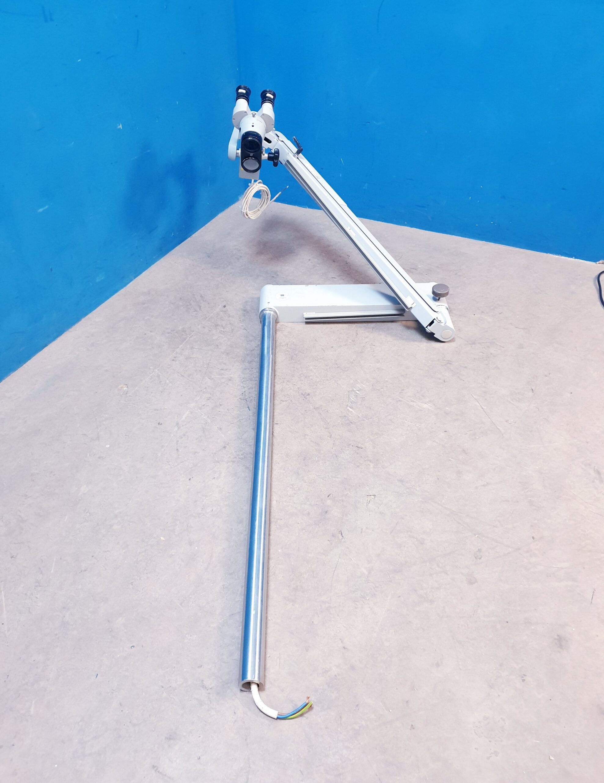 Zeiss OPMI 9 – opMi-9 12,5x f400 f200 Ohne Netzteil — image 1 of 21