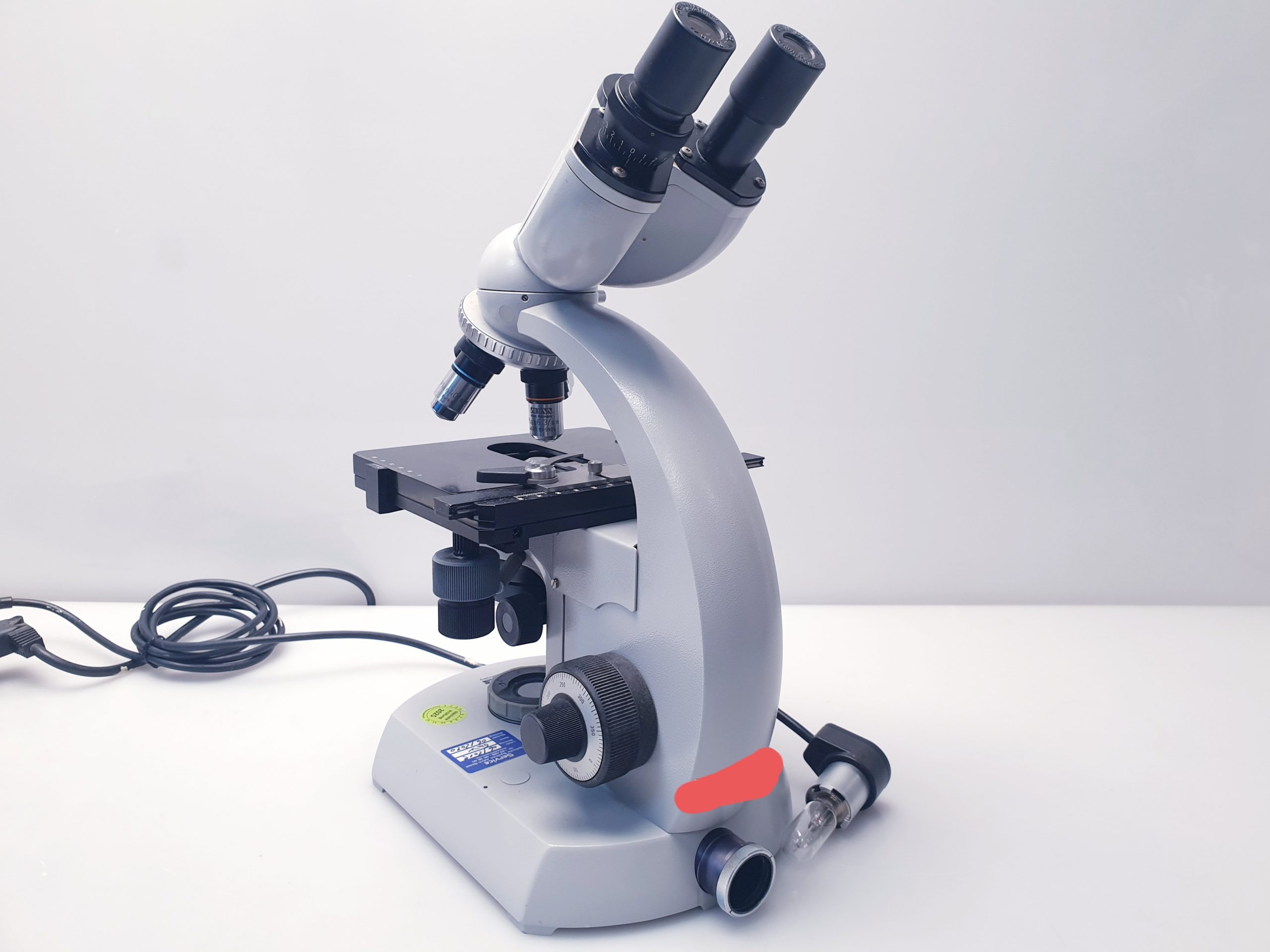 Carl Zeiss Mikroskop 47 34 15 mit 4 Objektiven 10 x — image 1 of 18