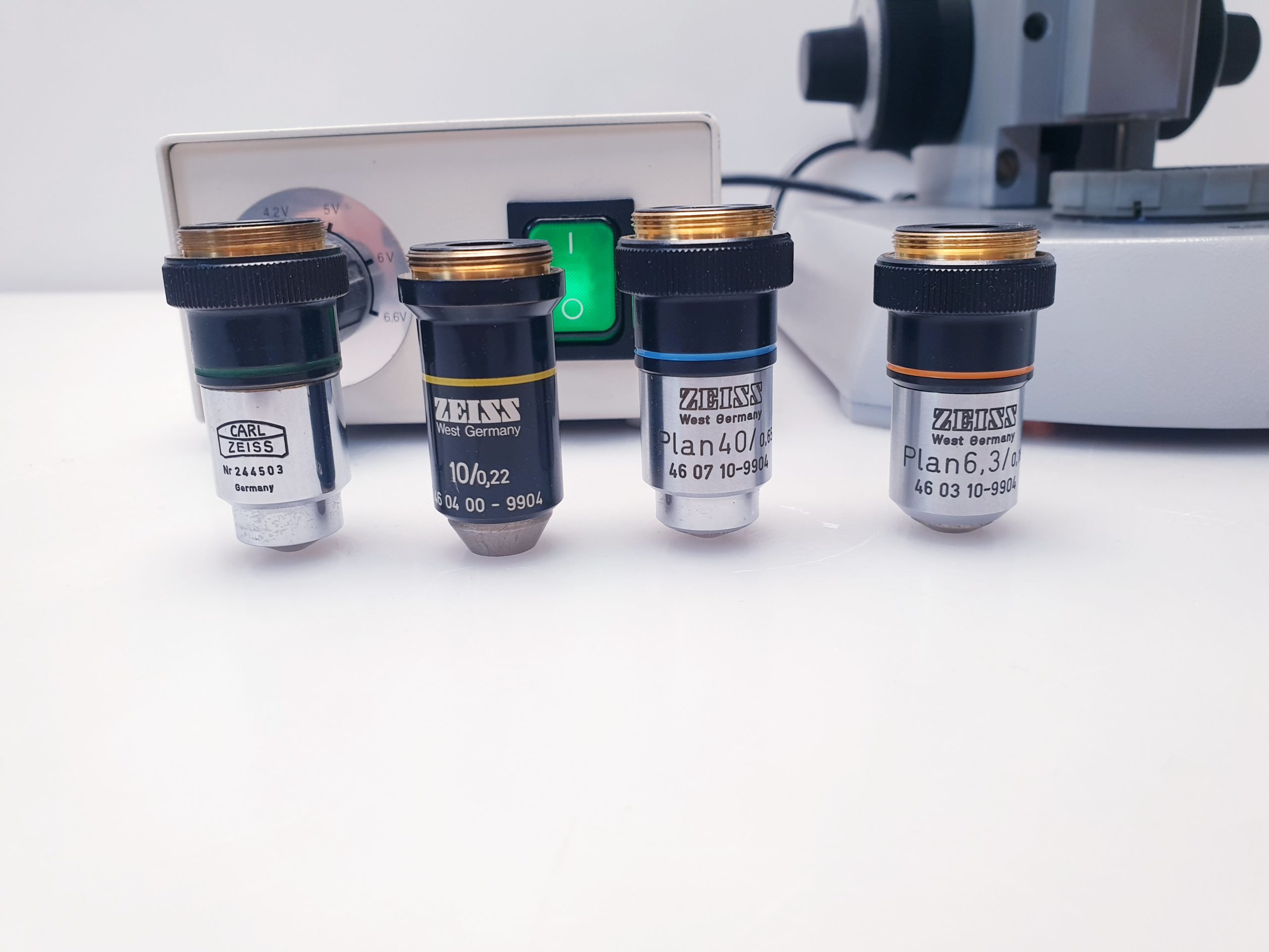 Carl Zeiss Mikroskop 47 34 15 mit 4 Objektiven 10 x thumbnail 4