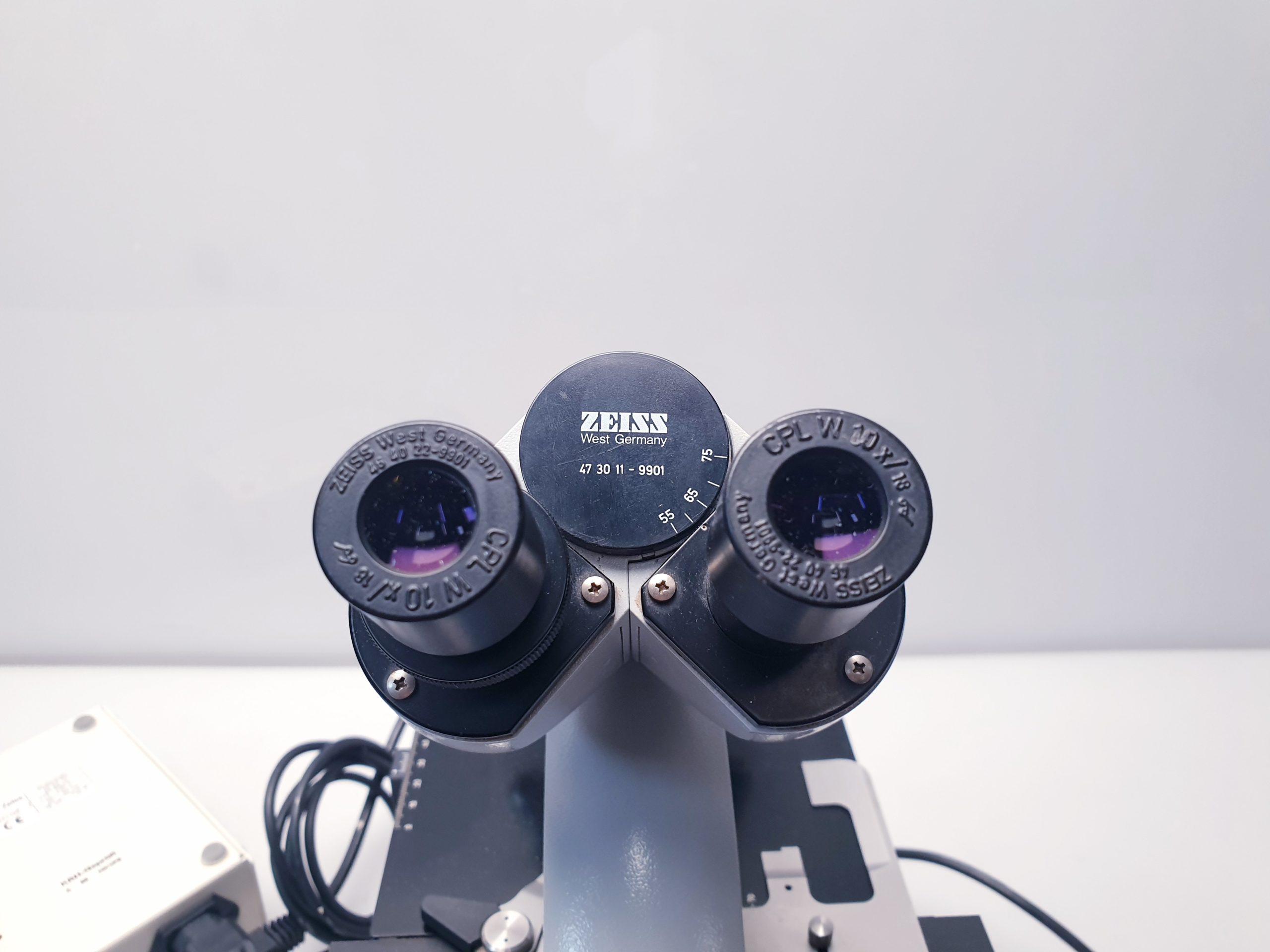 Carl Zeiss Mikroskop 47 34 15 mit 4 Objektiven 10 x thumbnail 9
