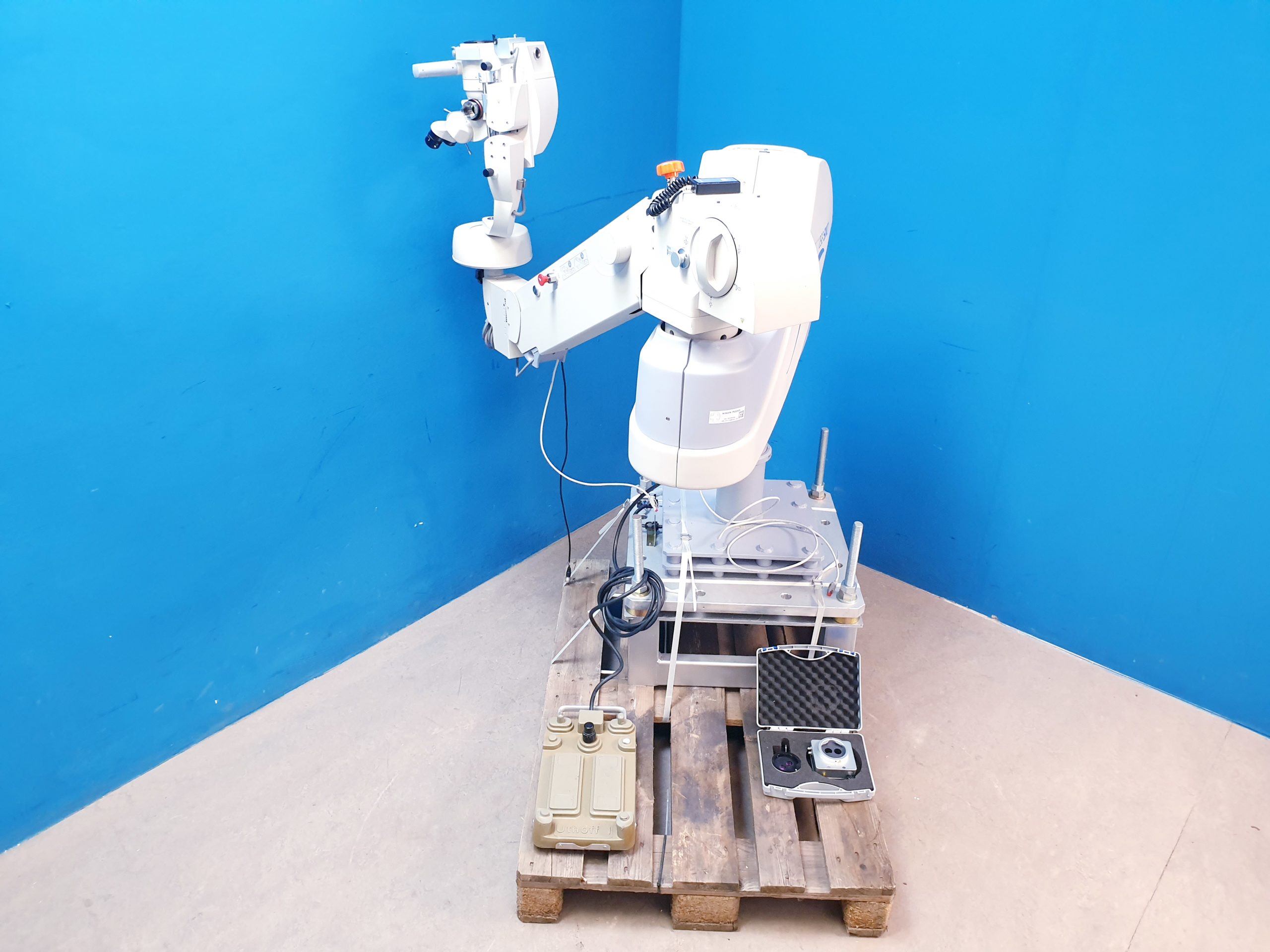Topcon OMS850 – OP Mikroskop – für die Ophtalmologie thumbnail 3
